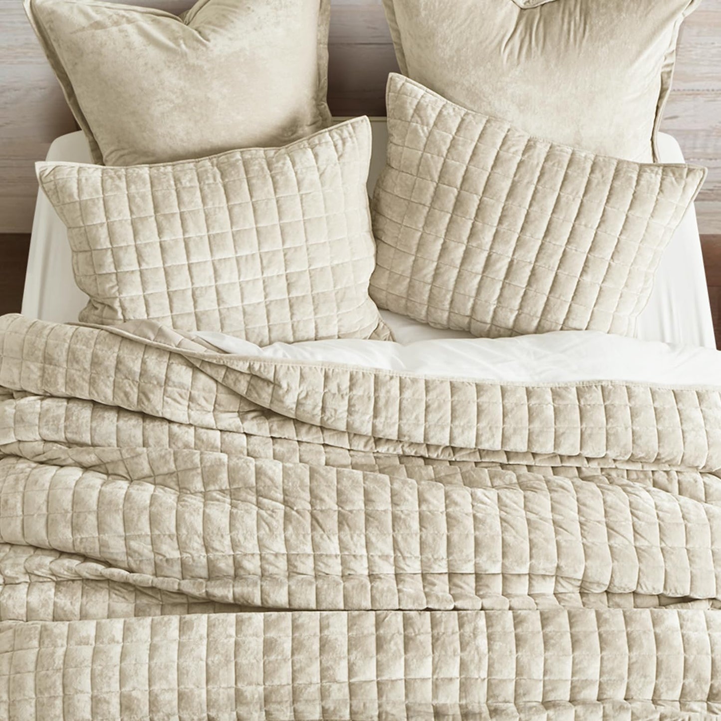 RECYCO Luxury Velvet Quilt Set King Size Bedding Sets, Ultra Soft Velvet Comforter Set, Lightweight Channel Box Stitch Oversized Bedspread Coverlet for All Season, with 2 Shams, Beige