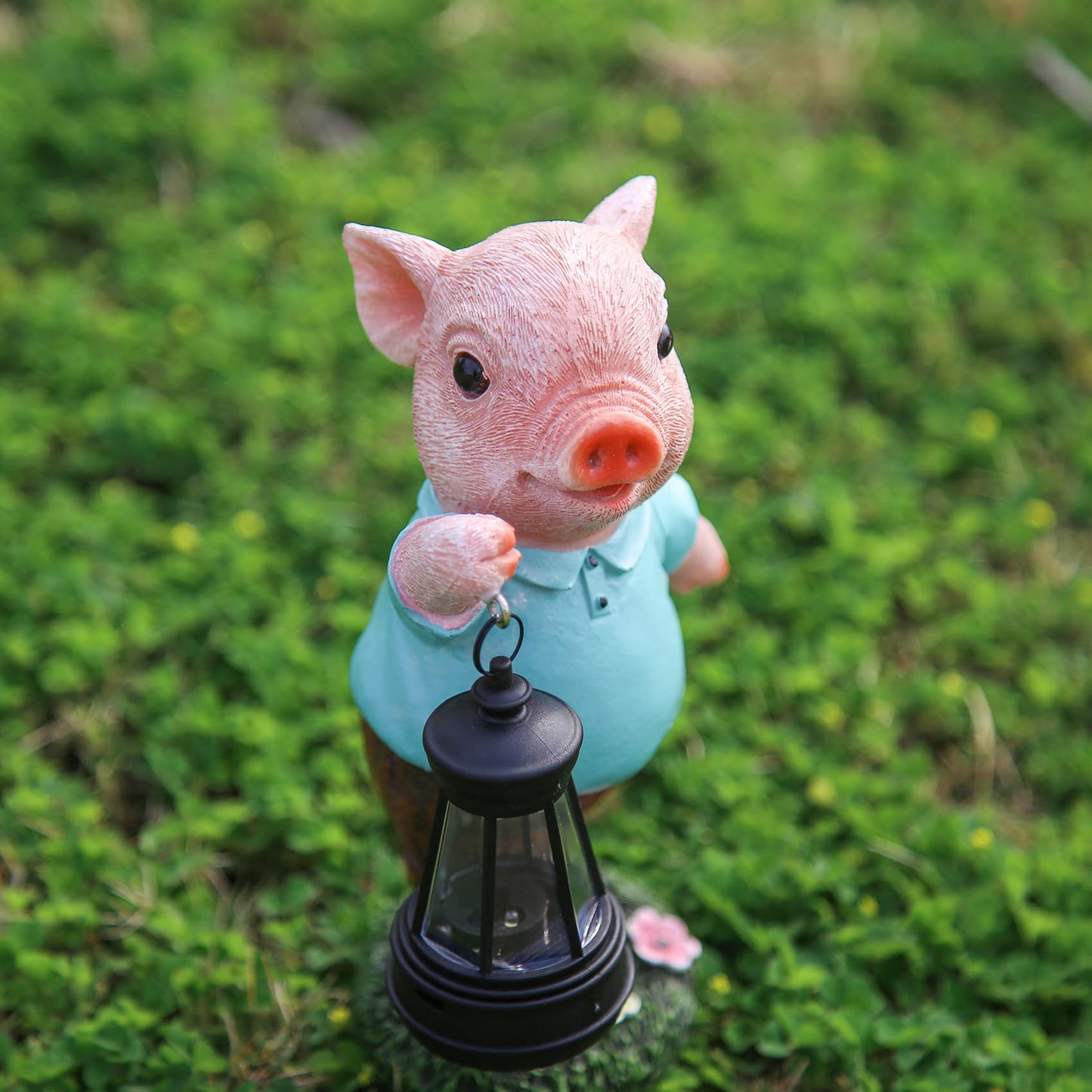 GKWRZXBK Solar Powered Garden Pig Statue - Charming Outdoor Decor Solar Lamp, Weather-Resistant, Perfect Size for Lawns & Pathways