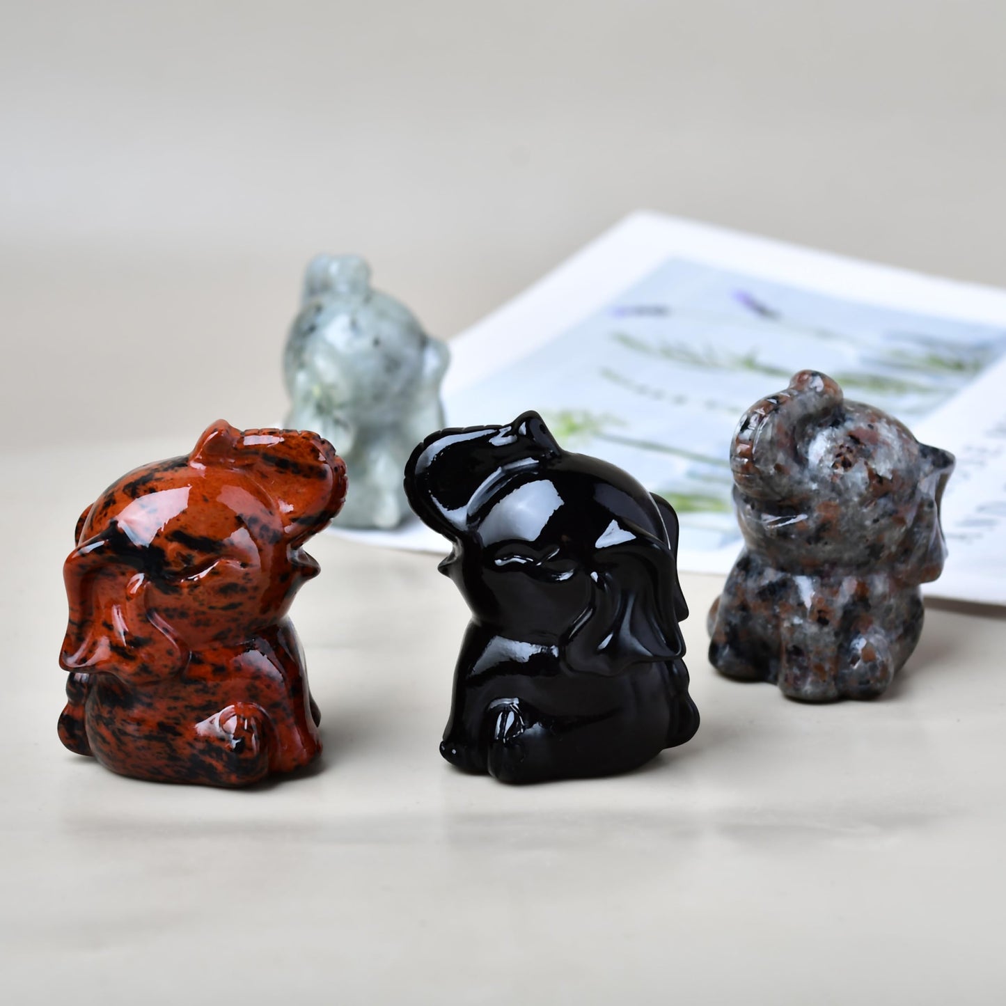 DZJXBZhu Red Obsidian Elephant Crystal Statue 2.0“ Healing Crstal Meditation Pocket Figurine Statue Gemston Hand Carved Polished Home Room Office Desk Decoration Gift Collect Gift for Woman