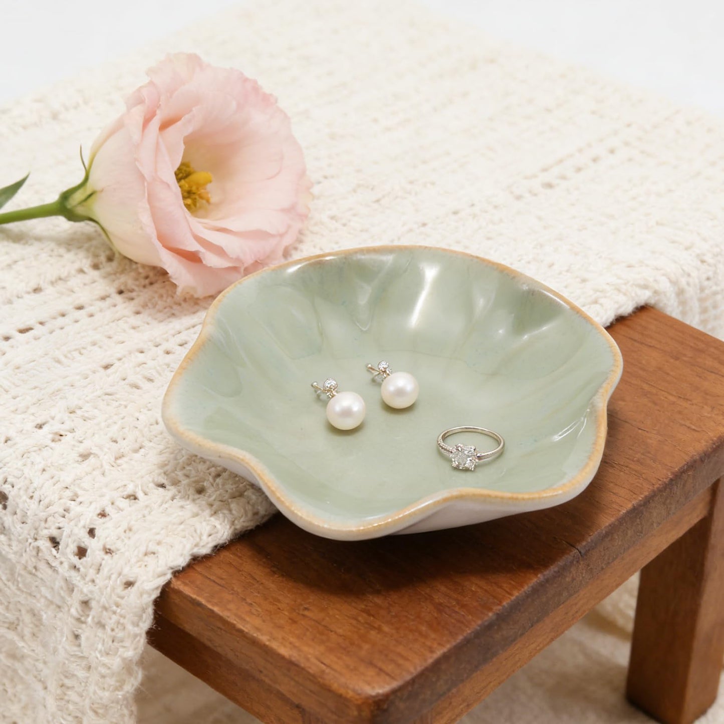 YUYUDEHM Ceramic Trinket Dish, Jewelry Dish Tray, Ceramic Ring Dish, Small Trinket Tray for Earrings Rings Necklaces Watch Keys (Green)