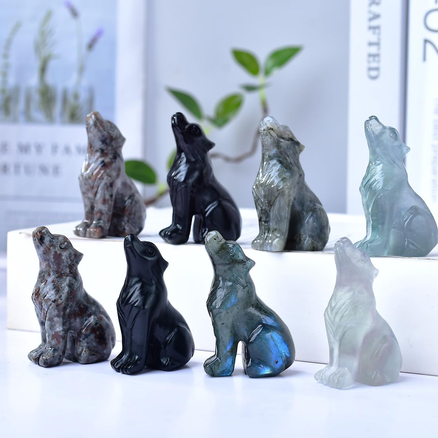 Ytbeoxk 2.1 Inch Labradorite Wolf Crystal Statue，Birthday Present Healing Crystal Decor，Wolf Totem Figurines Stone Energy Gemstones, in Bedroom Office Christmas Meditation Gifts for Men Women