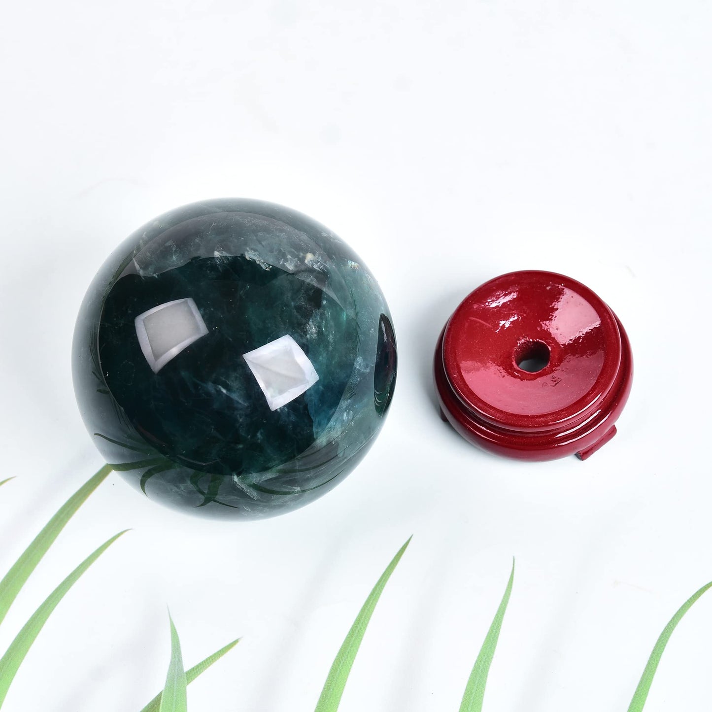 JIC Gem Natural Green Fluorite Quartz Crystal Ball Sphere Healing Crystal Sphere Decorative Ball with Wooden Stand Home Decoration Christmas Day Gifts (70-80mm)