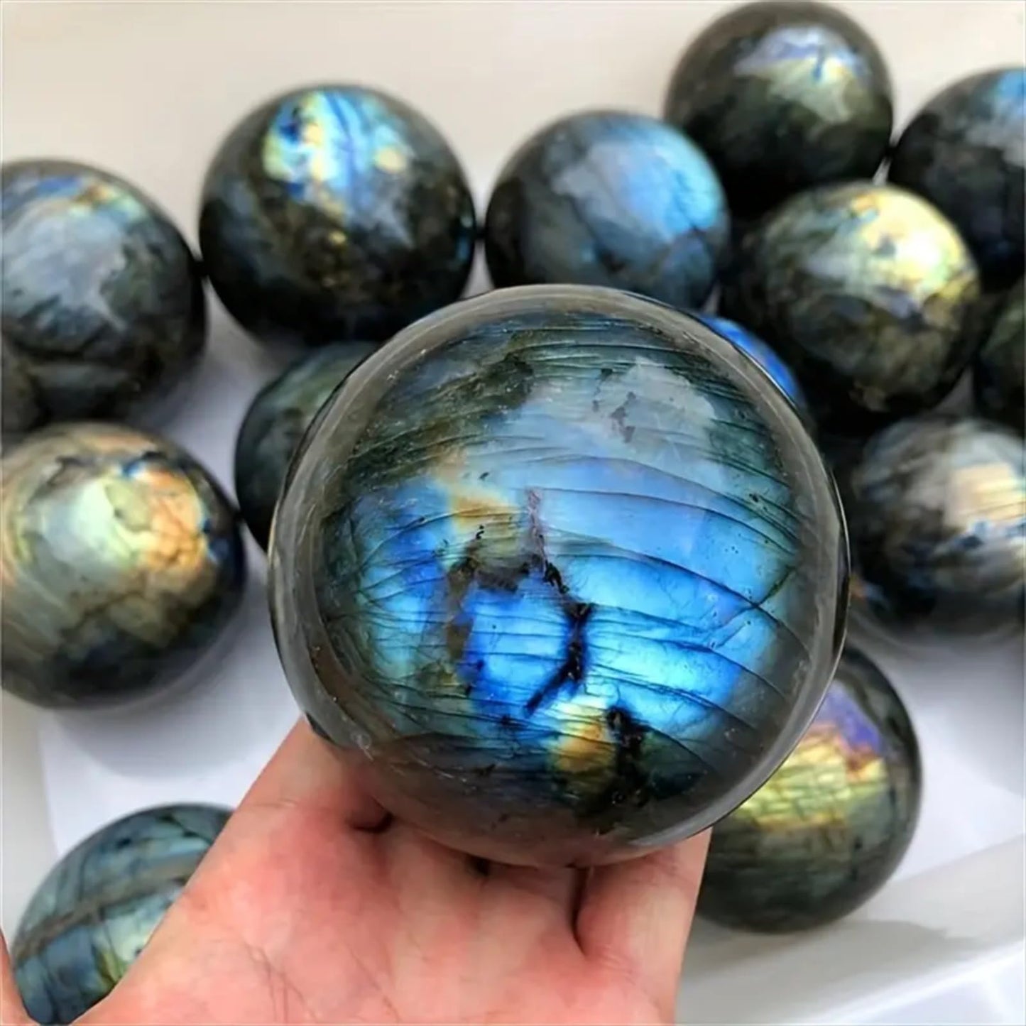 YOUNAIERZX Natural Labradorite Crystal Sphere 50-60mm Polished Healing Stone Ball Moonstone Fengshui Decor Reiki Energy Chakra Home Decoration Gift