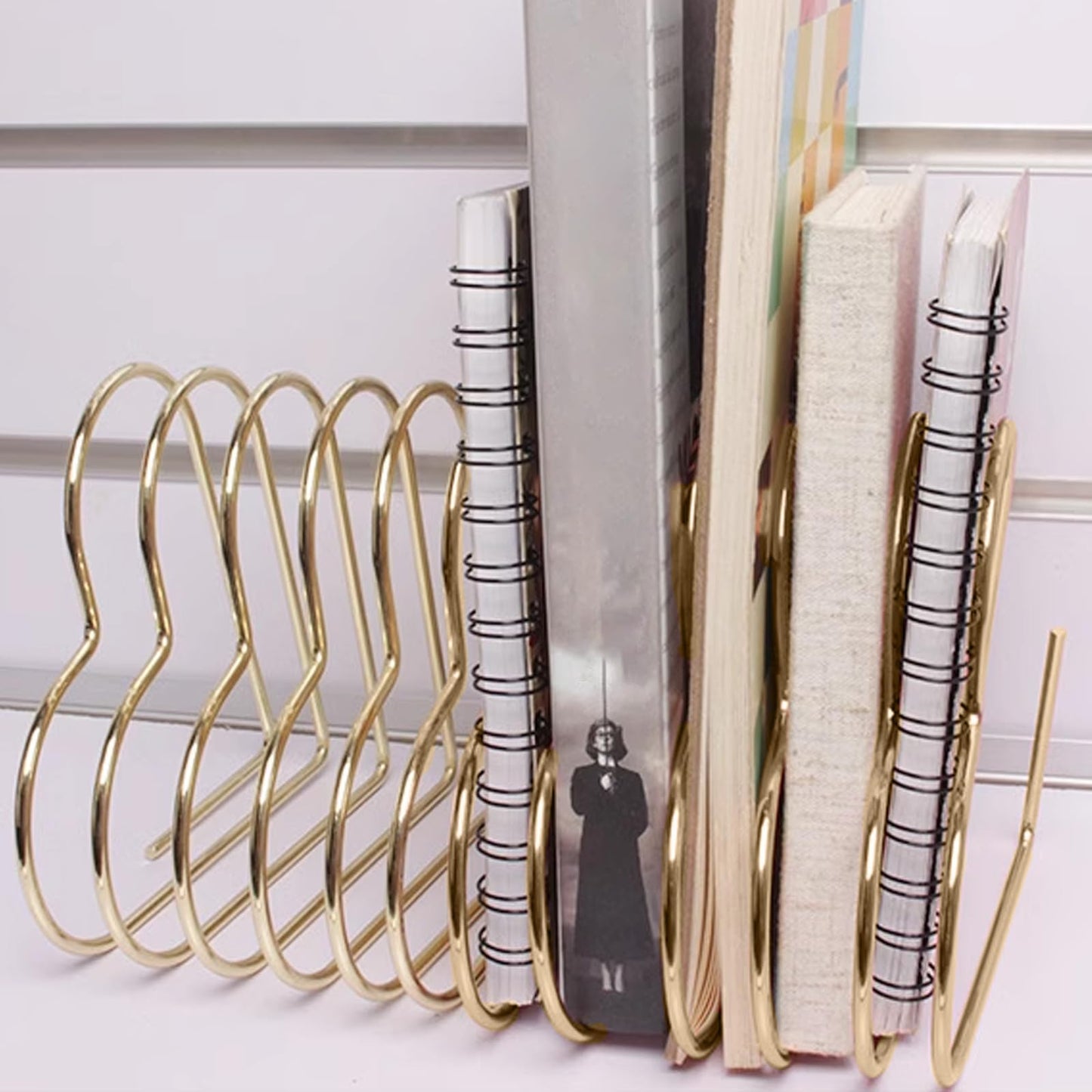 Kodrily Folder Holder for Desk, Heart Shaped Desk File Organizer Vertical File Holder, 5 Slots Iron Gold File Holder, Telescopic Book File Organizer Stand for Desk File, Gold