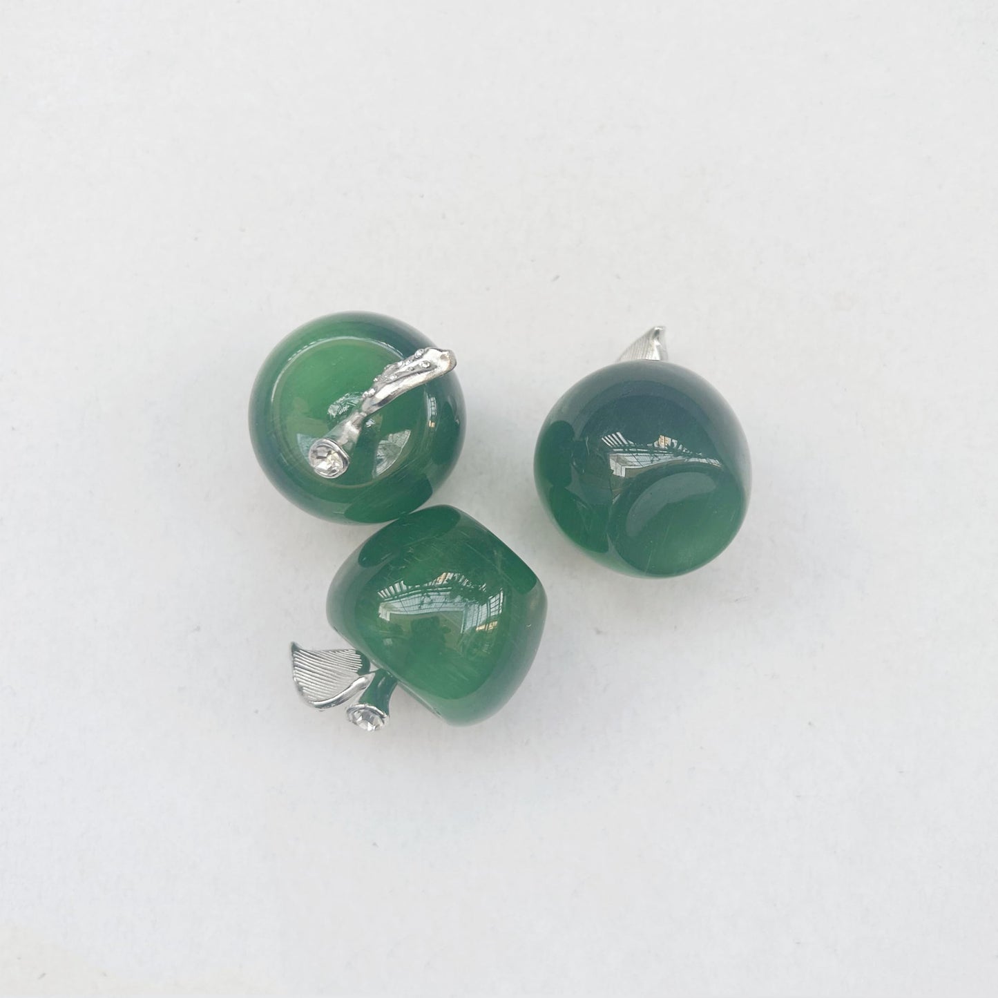 Sunshcat Green Cat's Eye Stone 1.18 Inchs Apple Crystal and Healing Stone Statues,Room Decoration Christmas Decorations Thanksgiving Gifts Office Gifts Collectibles