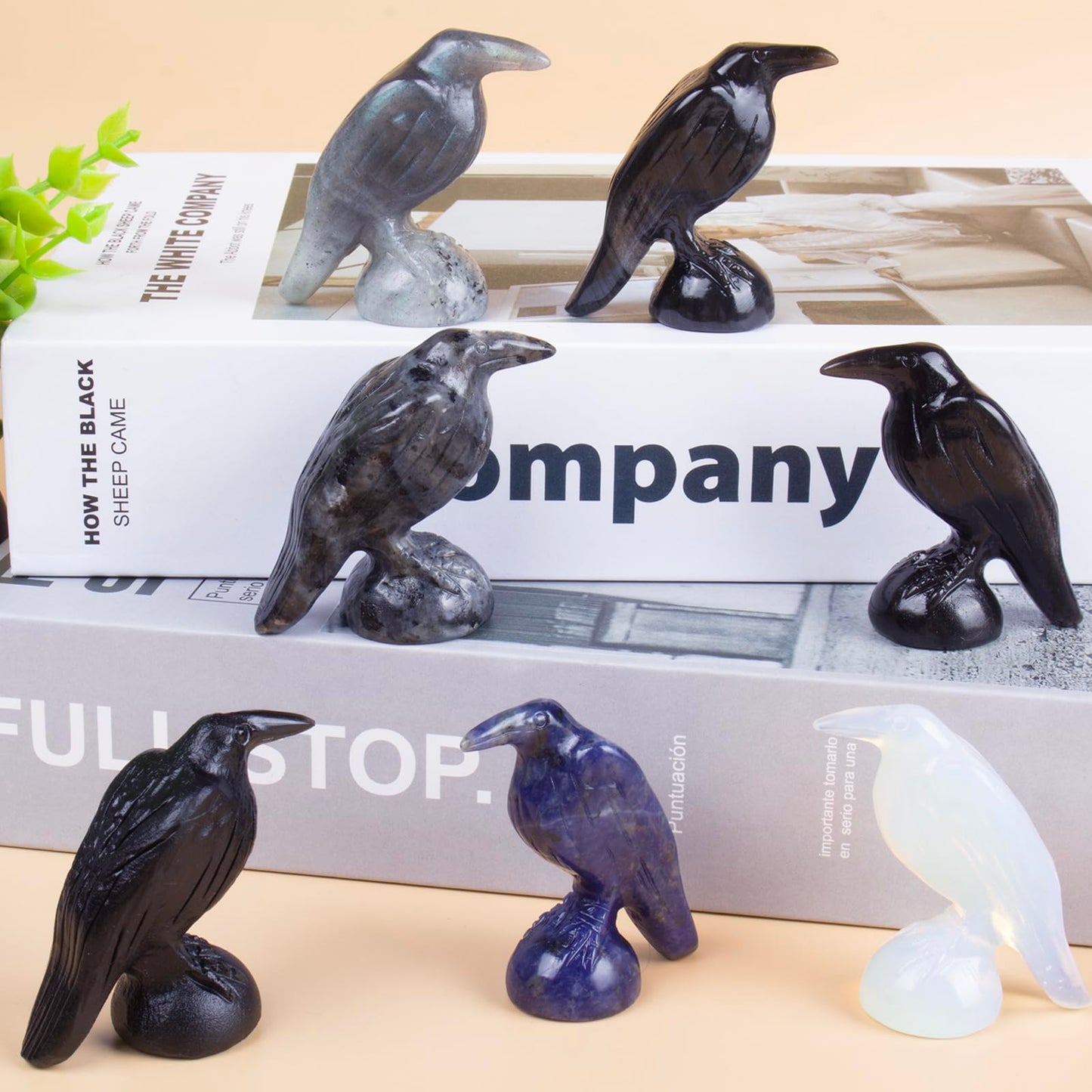 QLRSUXN Natural Blue Sodalite Raven Figurines,2 Inch Healing Crystal Animal Statues,Lucky Guardian Pocket Crow Figurines as Women’s Gifts,Raven Statues for Office Home Decor and Ornament.