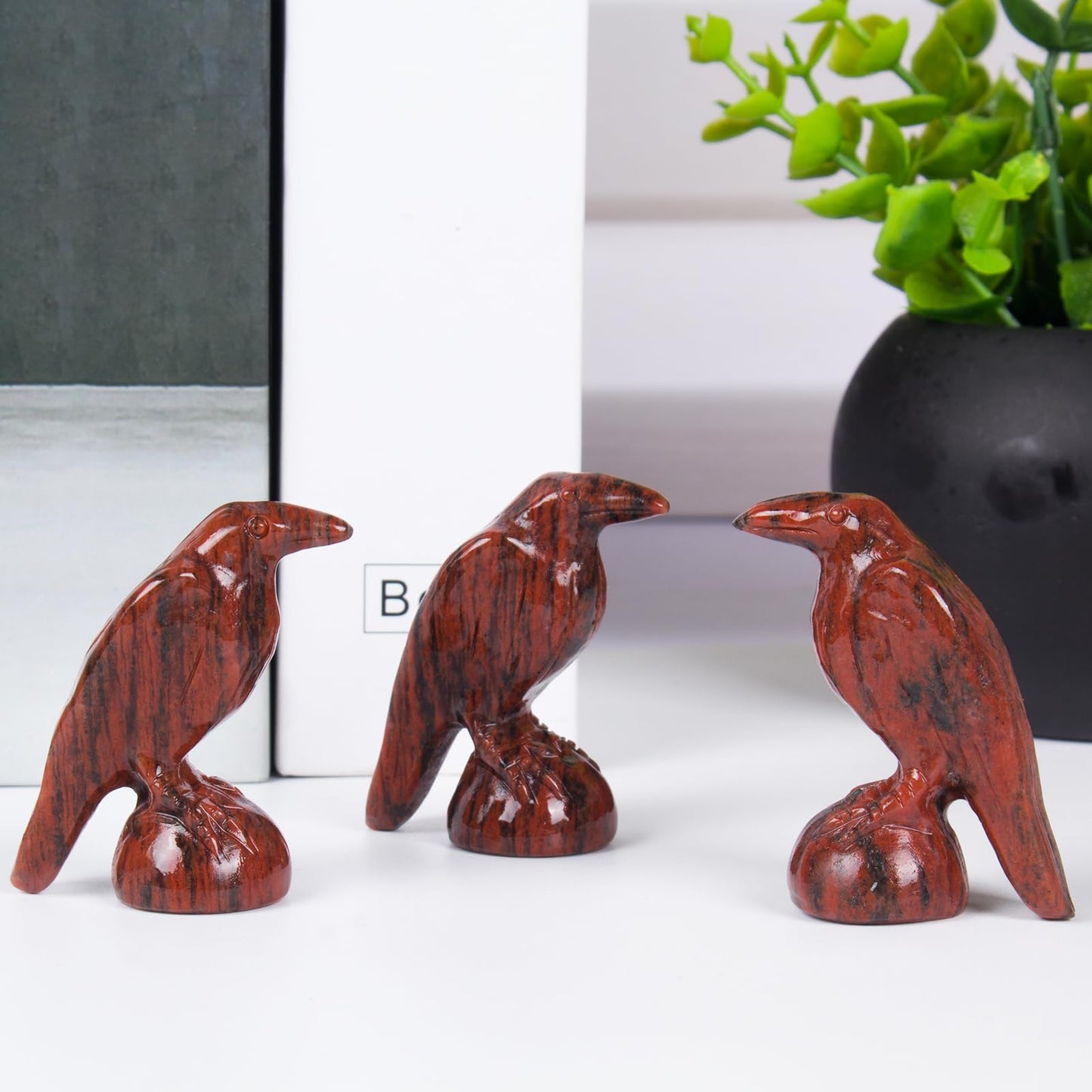 QLRSUXN Natural Red Sesame Stone Raven Figurines, 2 Inch Healing Crystal Animal Statues, Lucky Guardian Pocket Crow Figurines as Women’s Gifts, Raven Statues for Office Home Decor and Ornament.