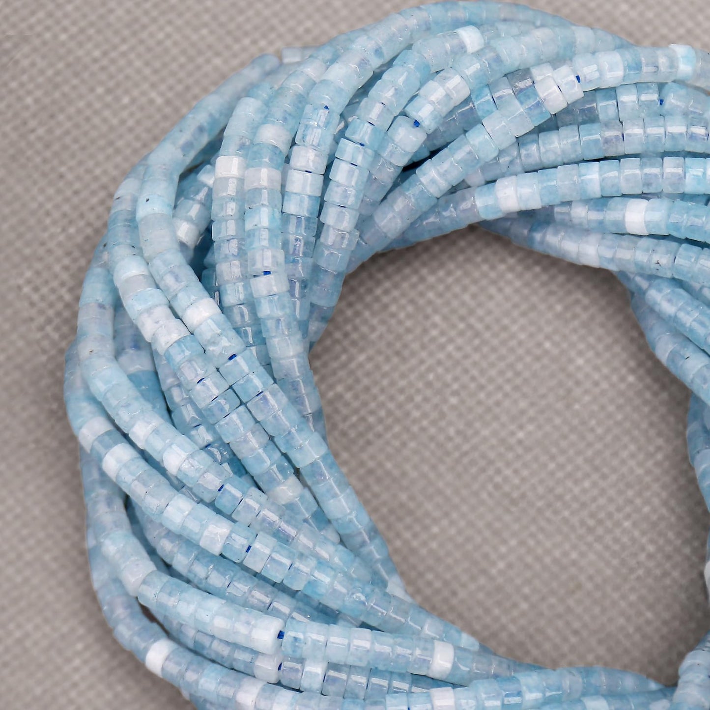 BONNY BOXX 150PCs Natural Aquamarine Spacer Beads, Loose Semi Precious Flat Round Gemstone Heishi Disc Stone Beads for Beading Jewelry Making 4mm*2mm