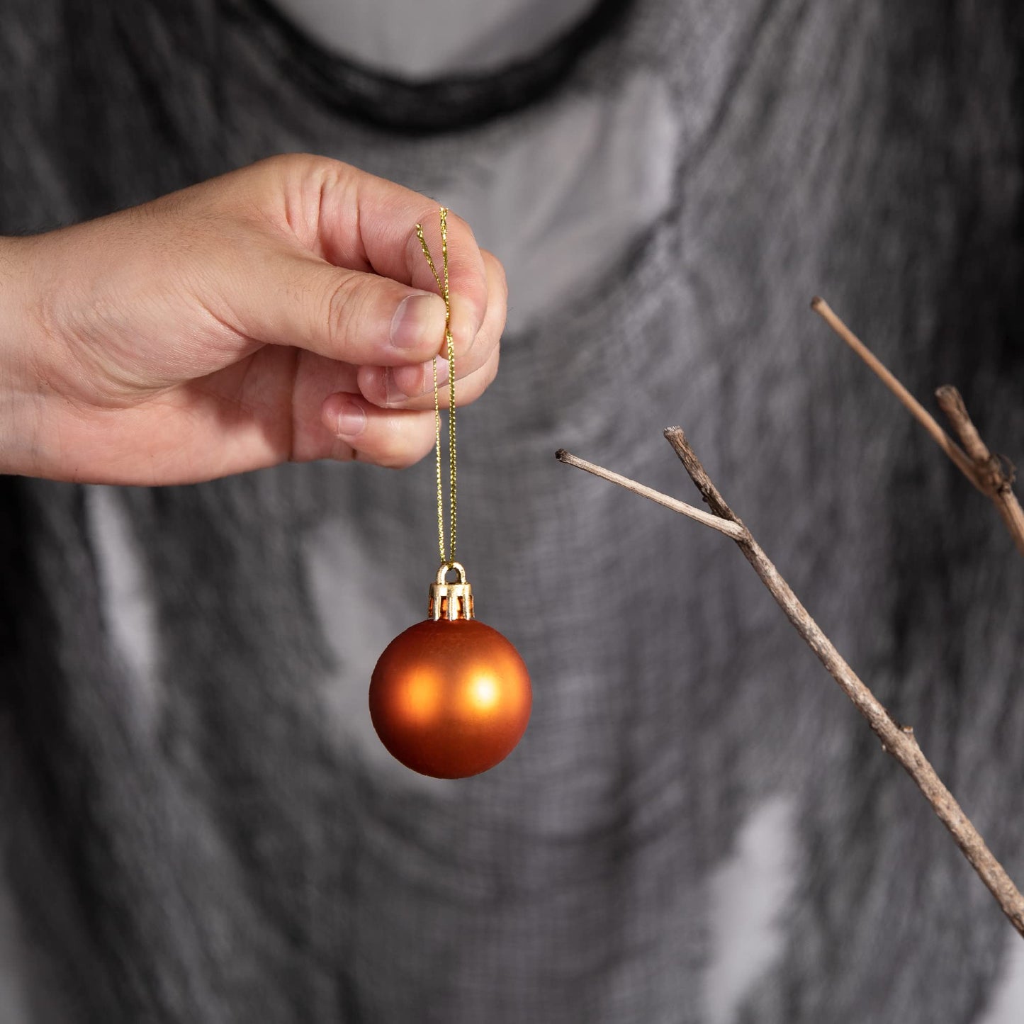 Deloky 24 Pcs Halloween Glitter Balls Ornaments, 1.6 Inch Halloween Shatterproof Hanging Balls, Black Orange Purple Green Shiny Ball Tree Ornaments for Halloween Christmas Party Tree Decoration