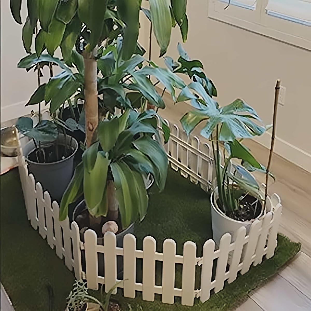 Hrpa Christmas Tree Fence,4pcs White Plastic Picket Fence for Miniature Home Garden Christmas Xmas Tree Wedding Party Decoration