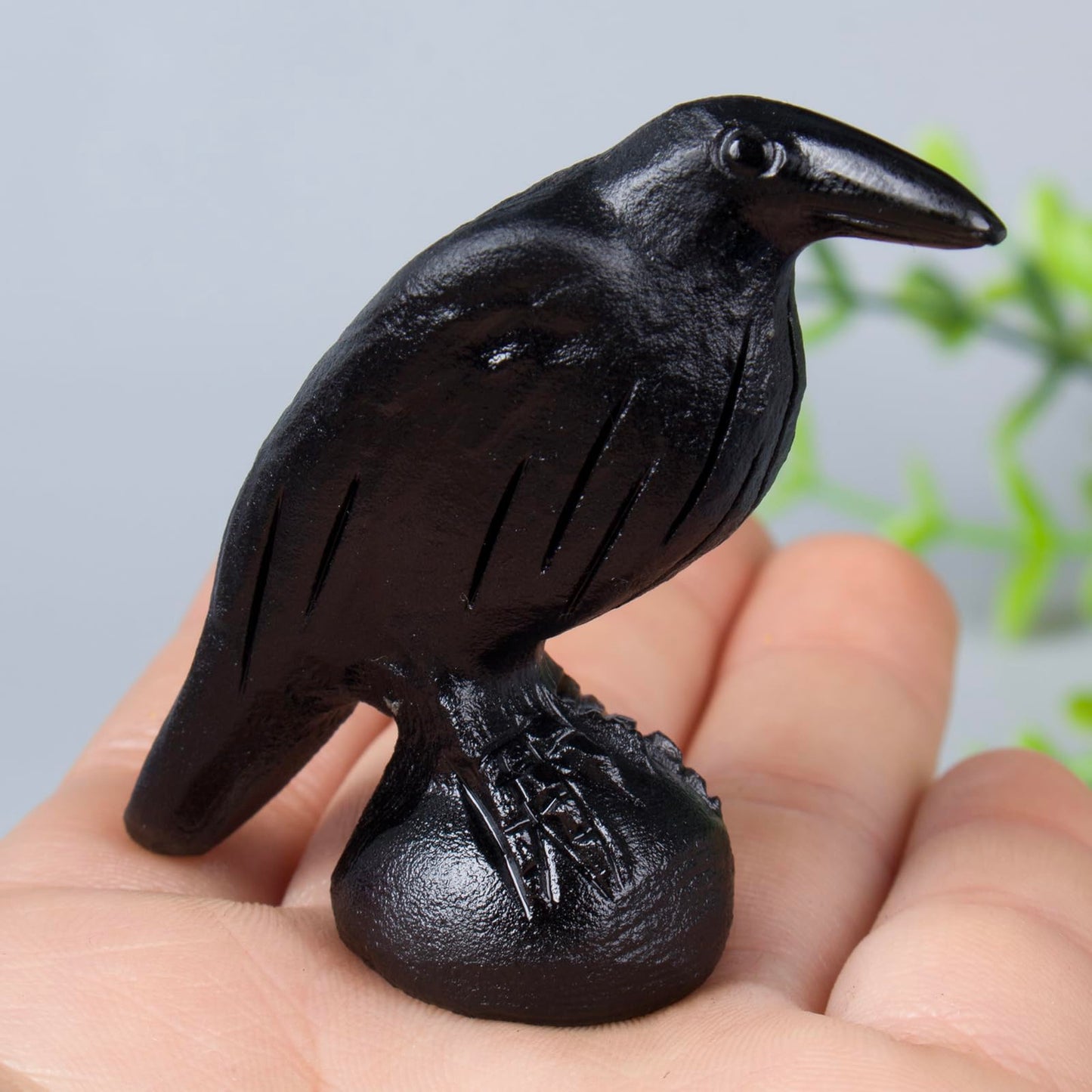 QLRSUXN Natural Black Obsidian Raven Figurines,2 Inch Healing Crystal Animal Statues,Lucky Guardian Pocket Crow Figurines as Women’s Gifts,Raven Statues for Office Home Decor and Ornament.