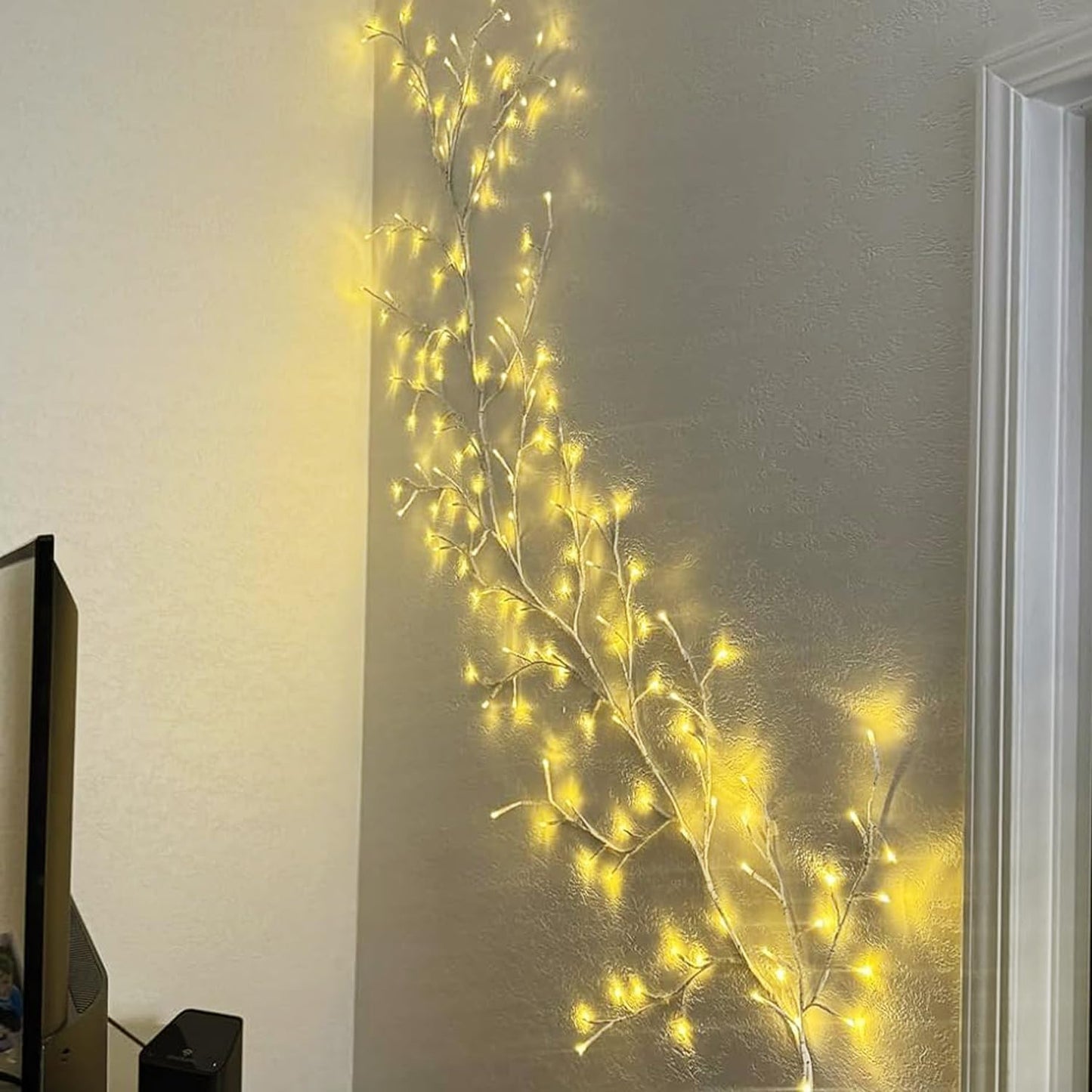 Yepfom Enchanted Willow Vine Lights with Remote, 18 Branches 144 LEDs Lighted Willow Vine for Wall Decor, Indoor Christmas Swags Decorations for Bedroom, Living Room & Home Decor