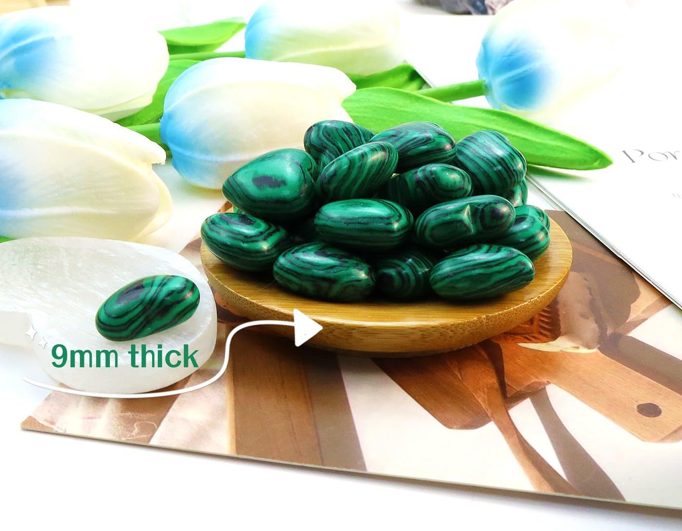 QINJIEJIE 10PCS Green Malachite Heart Crystals Stones Thick Love Shaped Gemstones Pocket Palm Crystal Bulk Polished Thumb Gem Set Wholesale Worry Stones Reiki Energy Spiritual Guardian Mini Gift