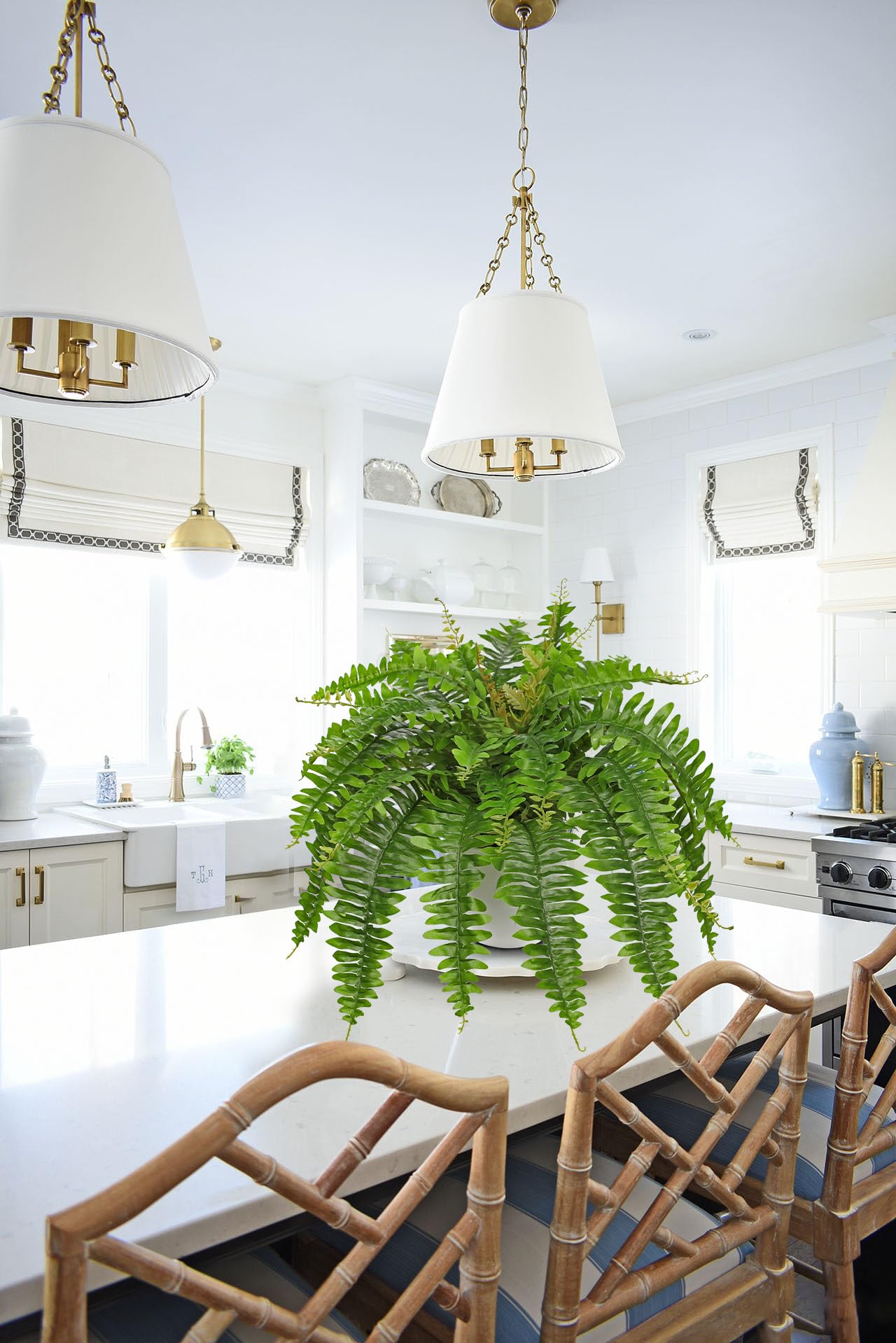 Hollyone Artificial Fern Plants in White Pot 25.5" Medium Artificial Boston Fern 31 Leaves for Outdoors & Indoor Faux Potted Plants Fake Ferns Bush Plant Patio Garden Farmhouse Porch Home Decor Green