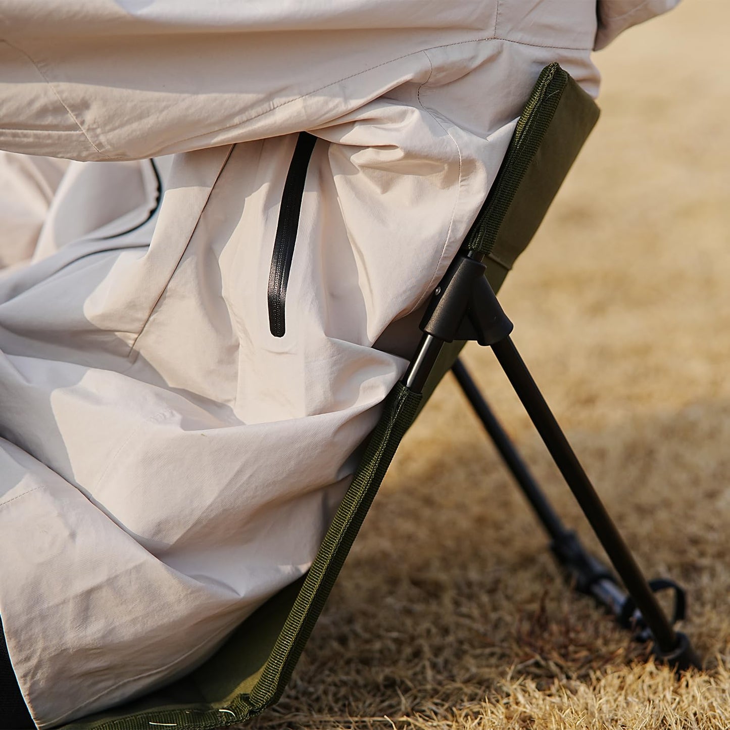 Nyeullcy Outdoor Camping Backrest,Lightweight Foldable Chair,Park Leisure backrest,Beach Portable Single Lazy Chair,Aluminum Lazy Comfortable Backrest (Olive Green)