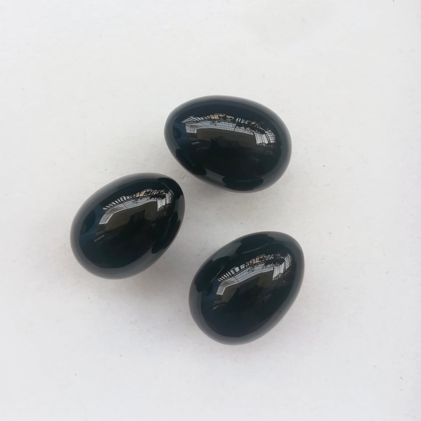 Sunshcat Natural Black Obsidian Egg Shaped Meditation Chakra and Home Decor Balance Crystals and Healing Stones Statue Set,35 * 50mm Easter and Thanksgiving Gift,with Wooden Bracket