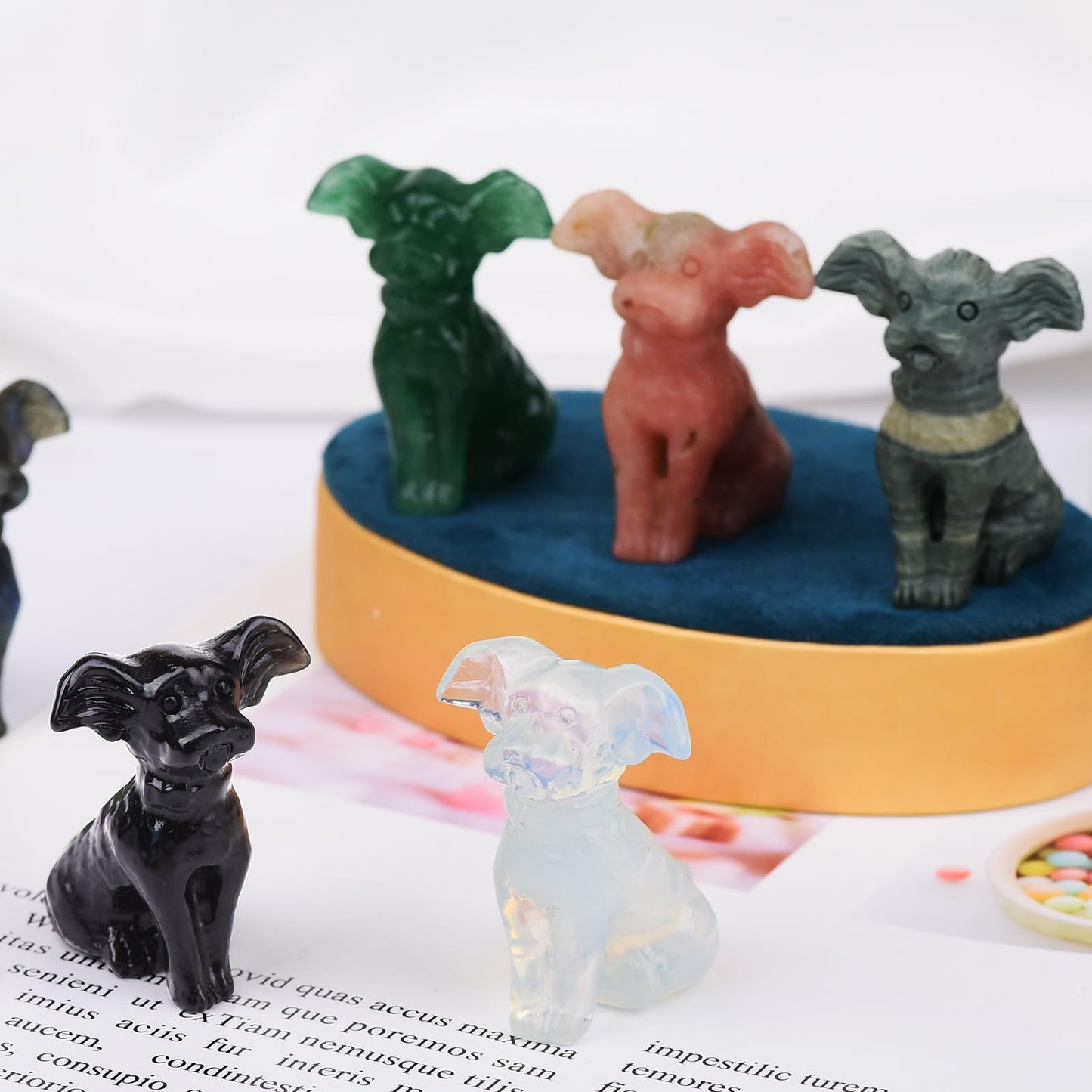 Ytbeoxk 1.8 Inch Black Obsidian Dog Crystal Figurines Home Decor,Hand-Carved Healing Crystals, Puppy Statues Stone Energy Gemstones,in Bedroom Office Dog Memorial Gifts for Women and Men