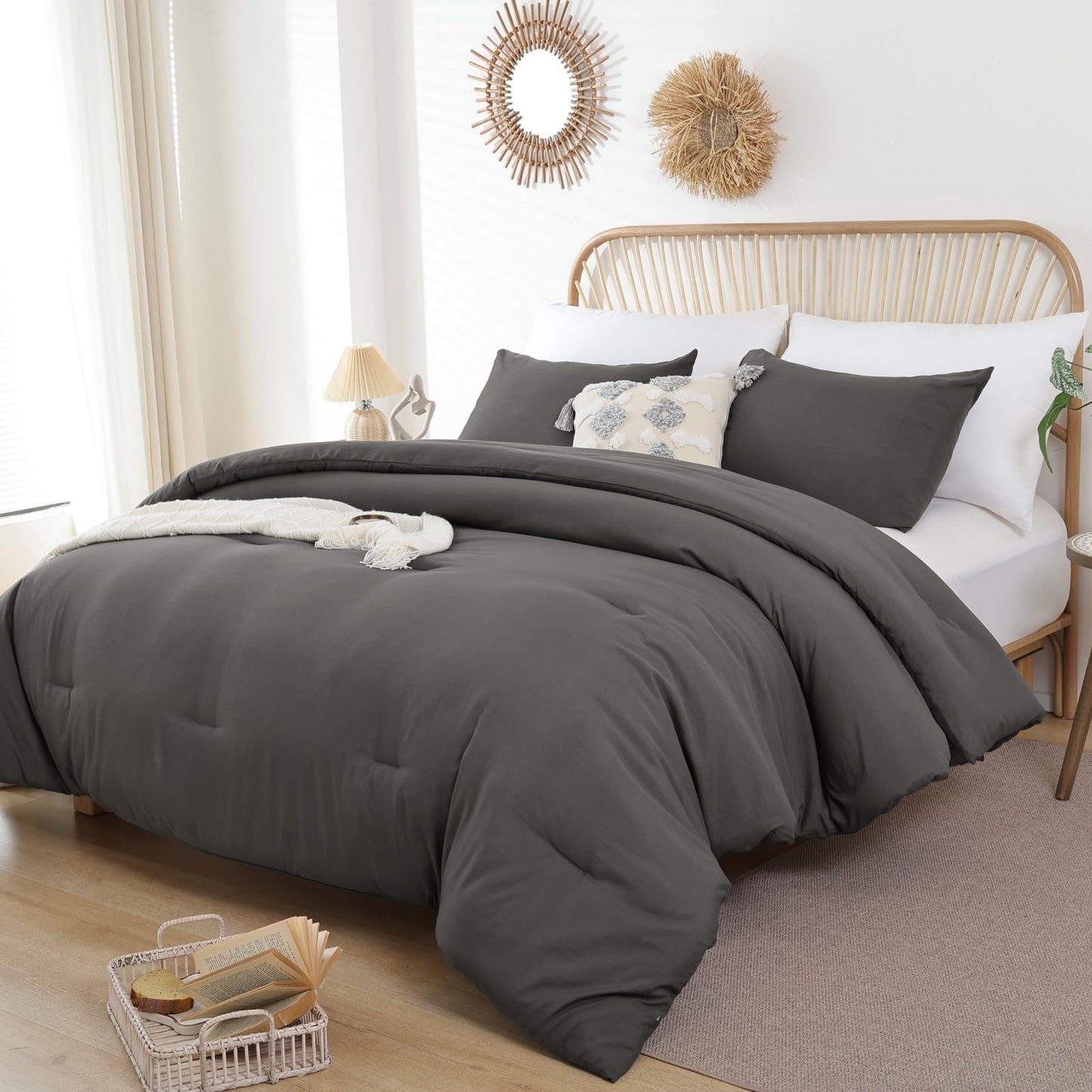 ROSGONIA Queen Comforter Set Charcoal Grey, 3pcs (1 Dark Gray Comforter & 2 Pillowcases) All Season Soft Bedding Lightweight Bedspread Blanket Quilt