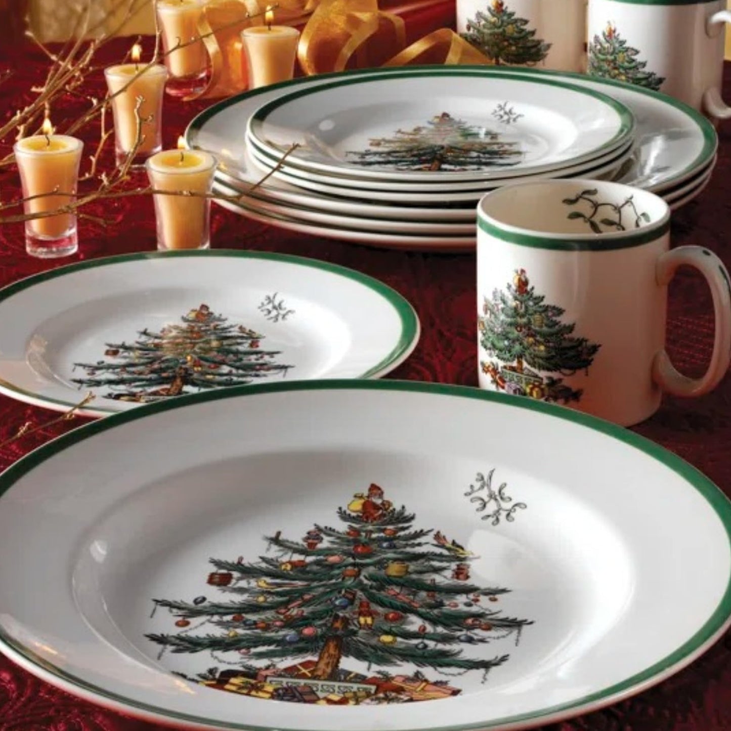 Spode Christmas Tree 12-Piece Dinnerware Set, Service for 4 - Dishwasher Safe Seasonal Dinnerware, Festive Christmas Tree Motif for Holiday Gatherings, Shatterproof & Durable Dishes - Made of Melamine