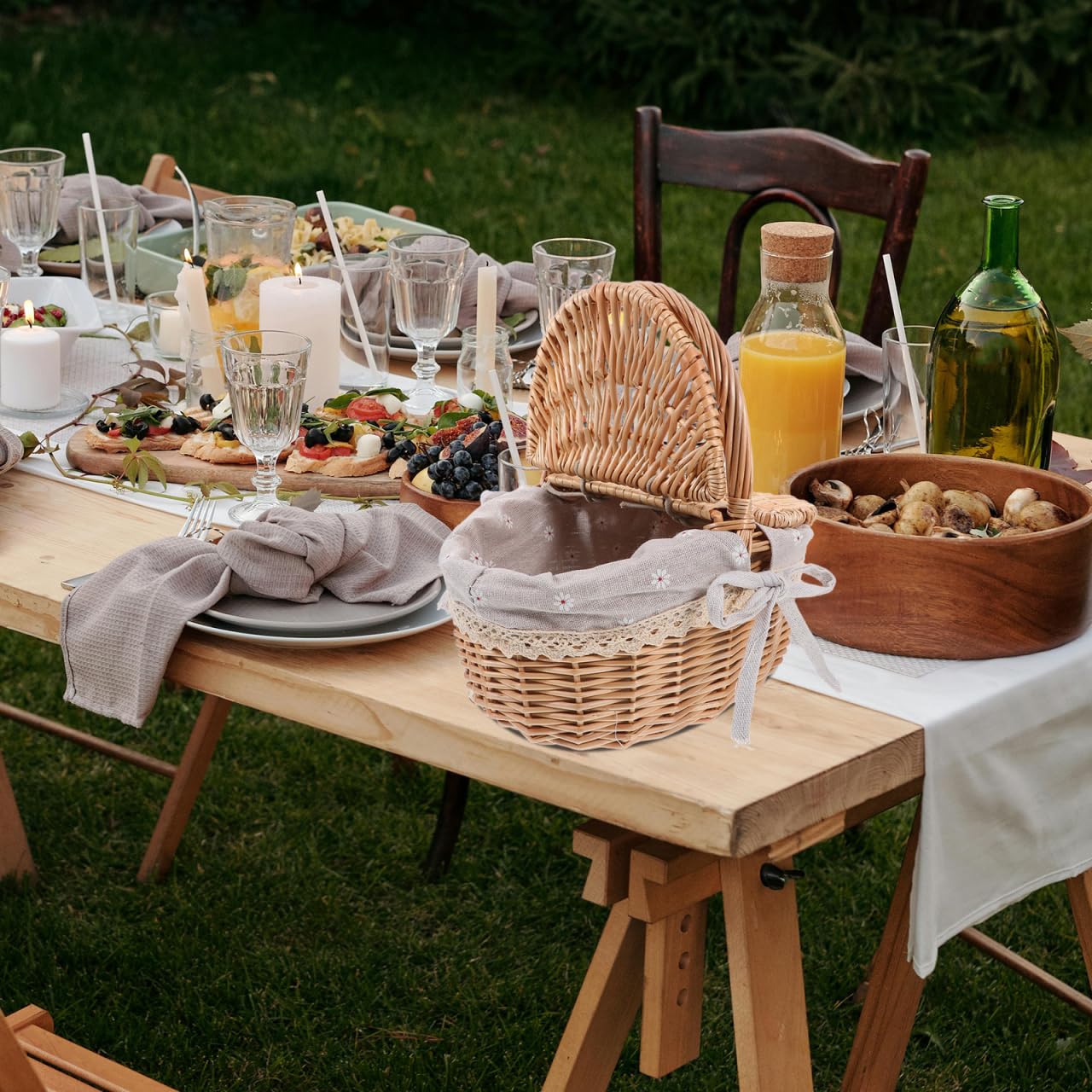Wicker Picnic Basket with Lid and Handle: Small Hand Woven Rattan Tote Basket Food Hamper Gift for Wedding Easter Outdoor Beach Picnic Camping