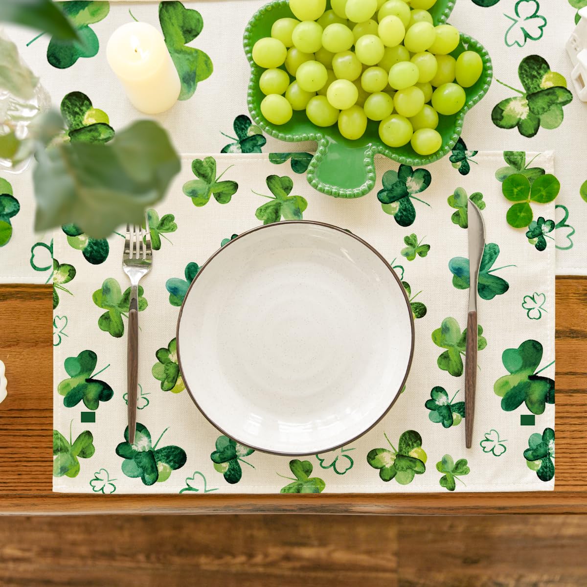 Artoid Mode Lucky Shamrock St. Patrick's Day Placemats for Dining Table, 12 x 18 Inch Seasonal Holiday Rustic Vintage Washable Table Mats Set of 4