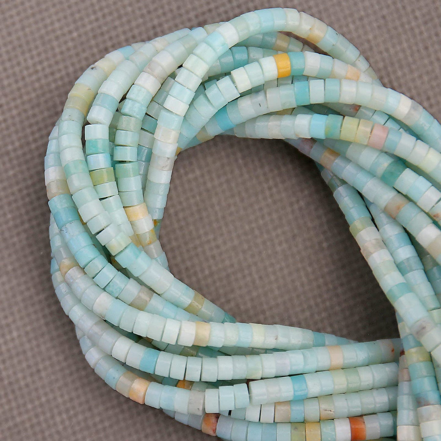 BONNY BOXX 150PCs Natural Amazonite Spacer Beads, Loose Semi Precious Flat Round Gemstone Heishi Disc Stone Beads for Beading Jewelry Making 4mm*2mm