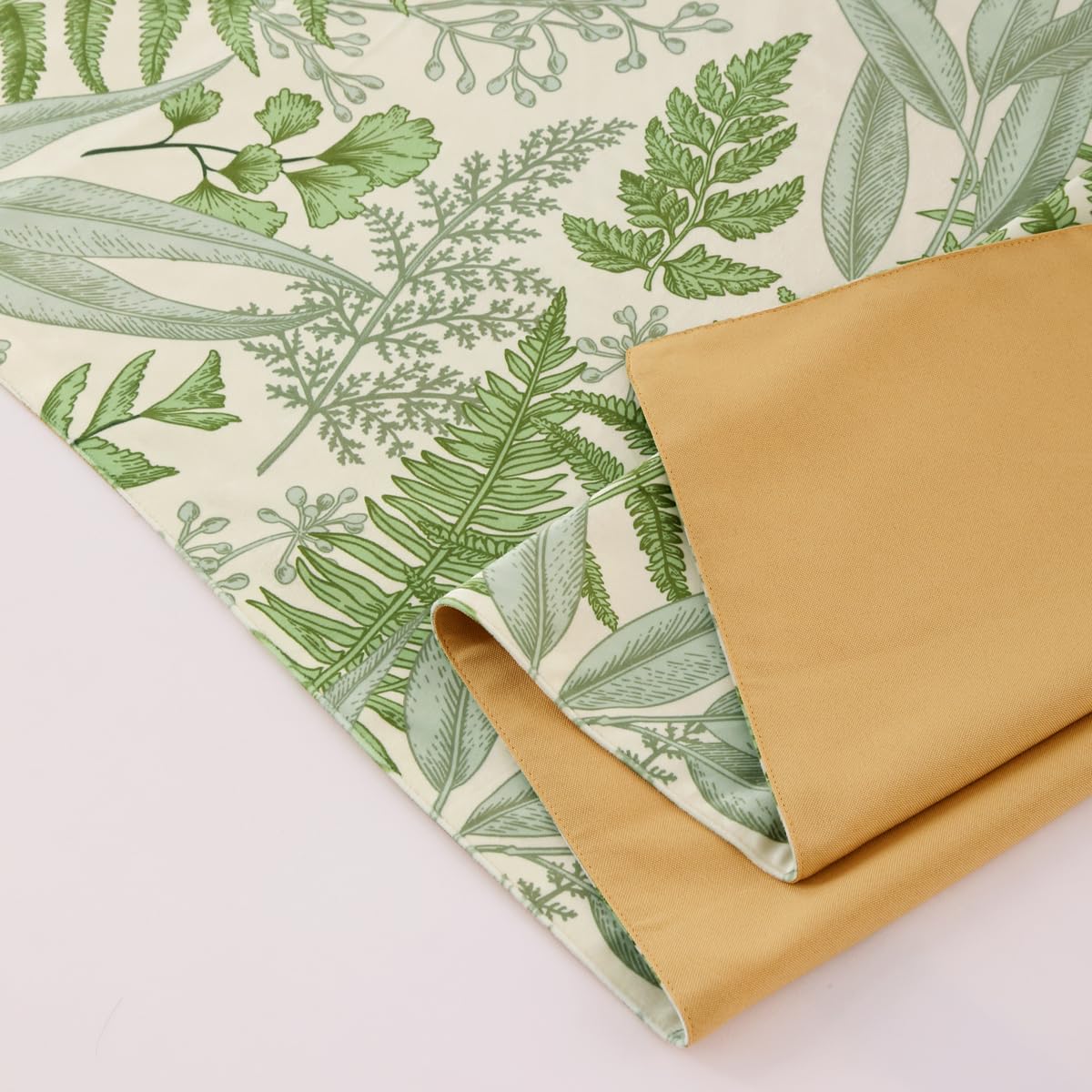 AMBERIS Forest Pattern Bed Runner, Soft and Cozy Bed Scarf Country Style Decoration (Pillowcases Sold Separately)
