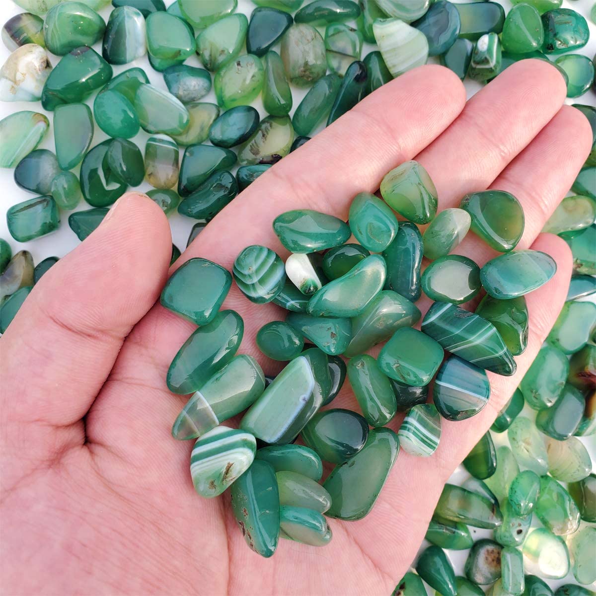 WAYBER Natural Green Agate Pebbles, 1 Lb/460g Decorative Rocks Non-Toxic Crystal Stone Irregular Quartz Gemstone Crushed Pieces Tumbled Stone Chips for Jewelry Making/Home Decoration