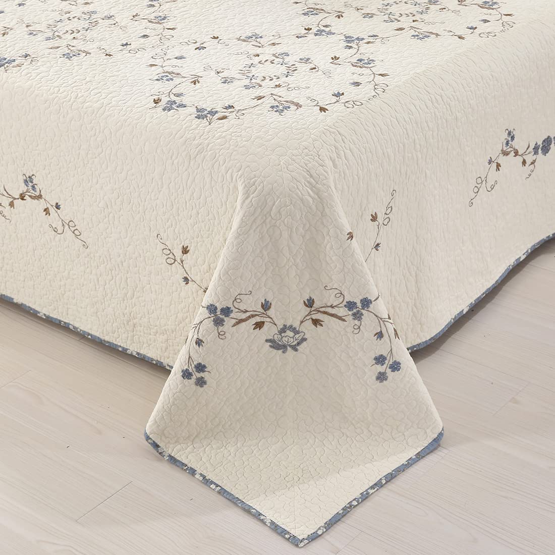 vctops 3-Piece Elegant Floral Embroidered Bedspread Coverlet Set Oversize Queen 100% Cotton Reversible Patchwork 1 Quilt and 2 Pillow Shams (Flower B,Oversize Queen)