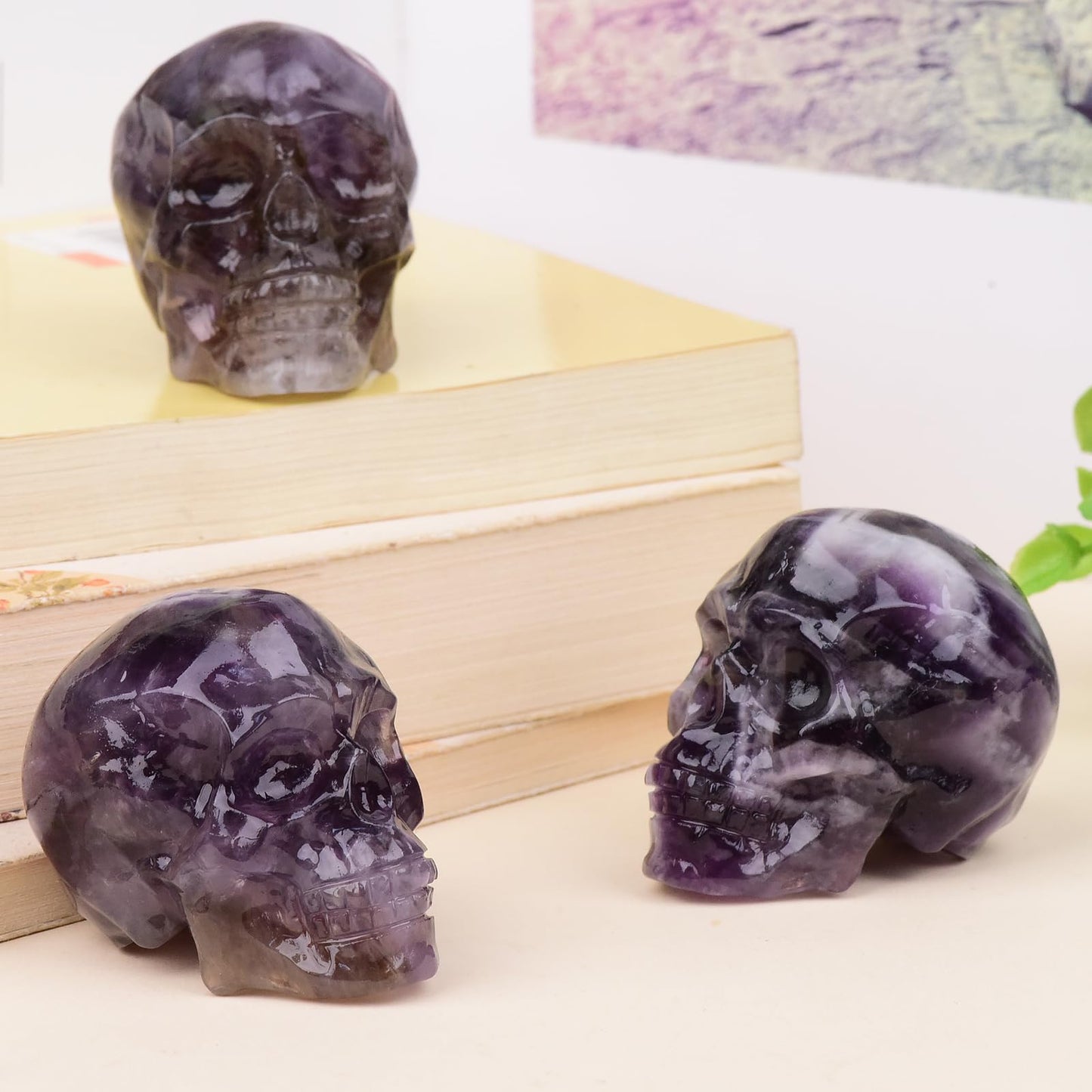 QLRSUXN 2 Inch Dream Amethyst Crystal Skulls Decor,Human Skull Sculpture Statues Healing Crystal Decor,Halloween Skull Figurines,Home Office Decoration Christmas Meditation Gifts for Men Women
