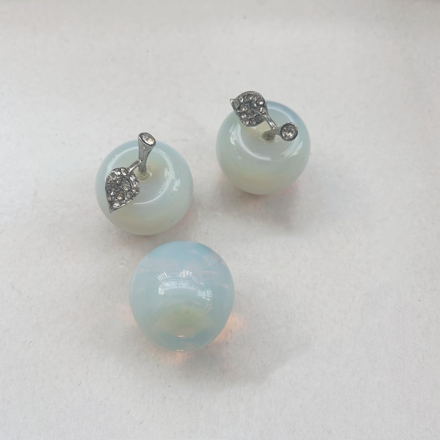 Sunshcat Synthetic Opalite 1.18 Inchs Apple Crystal and Healing Stone Statues,Room Decoration Christmas Decorations Thanksgiving Gifts Office Gifts Collectibles