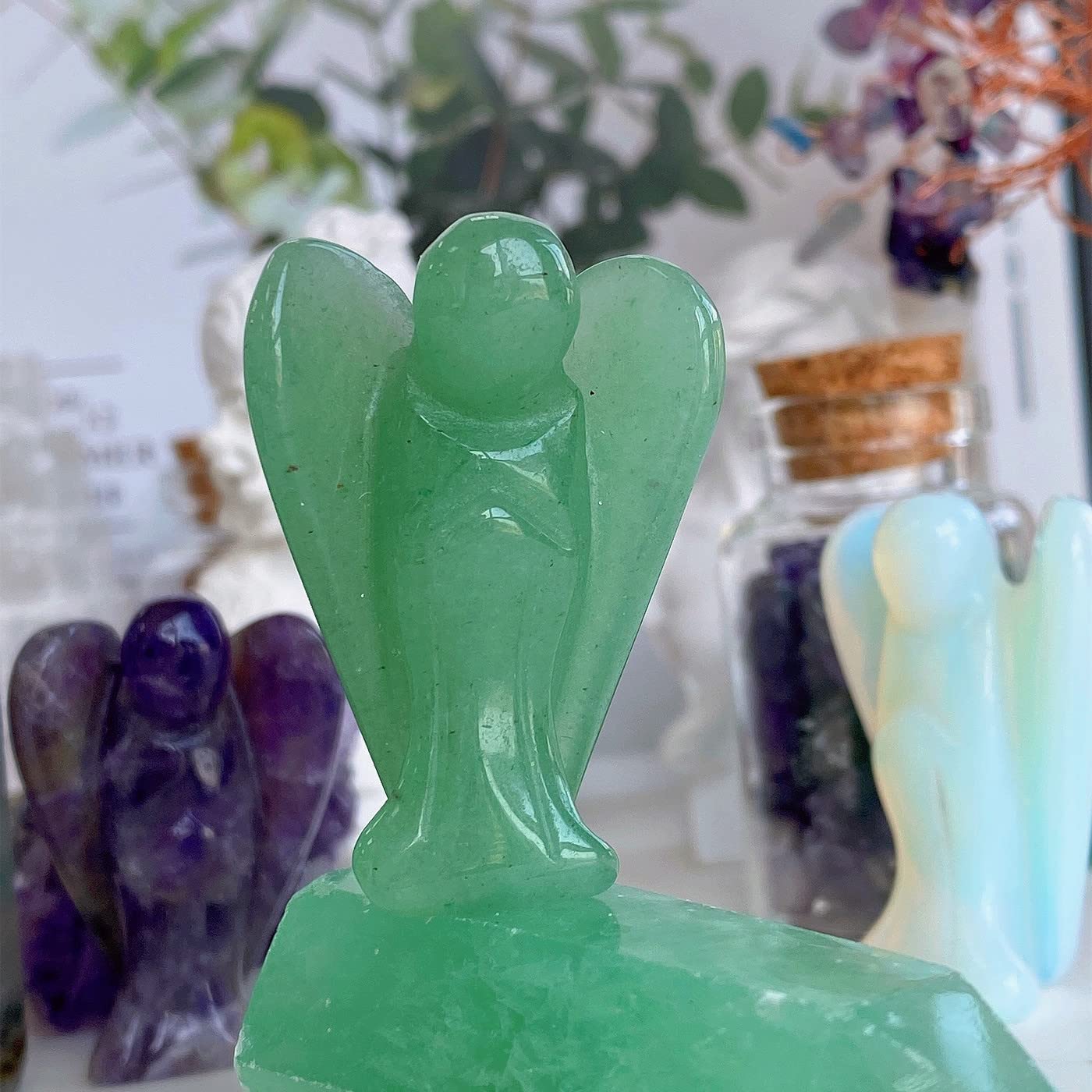 QINJIEJIE Green Aventurine Carved Pocket Guardian Angel Decor Polished Gemstone Crystal Statue Peace Angel Figurine Spiritual Gift for Meditation Protection