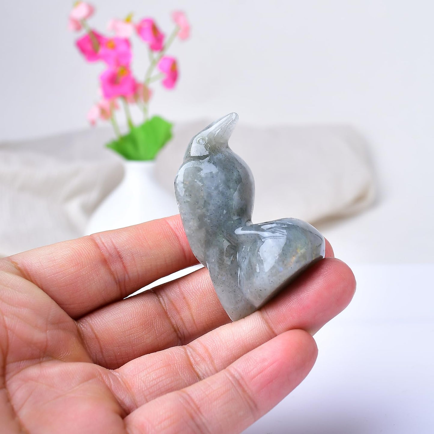 WUYOUSHI Natural Labradorite Crystal Raven Statue 2" Healing Crystal Handmade Sculpture Guardian Pocket Statues Reiki Meditation Office Home Decoration Gift