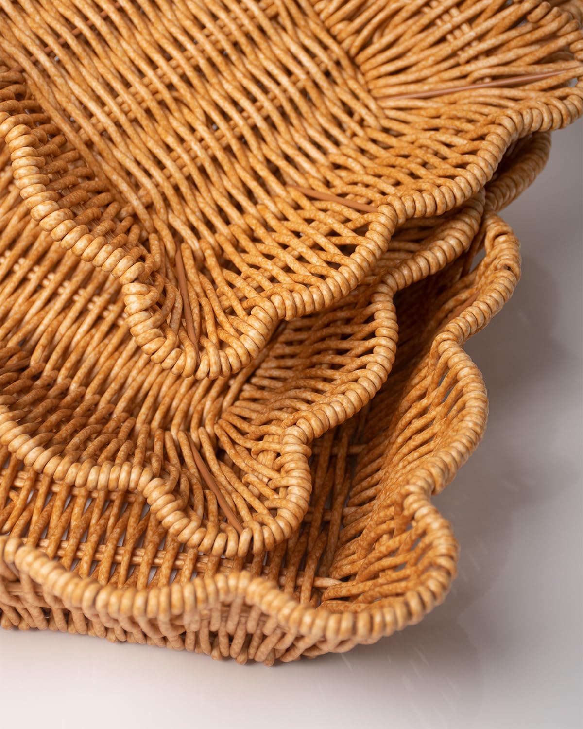 Woven Scalloped Storage Baskets Set of 3, Wicker Poly Rattan Serving Trays for Bread Fruits Vegetables, Kitchen Table Restaurant Decor Organizer (Large 11.5x9x2, Medium 10x8x2, Small 9x6.5x2)