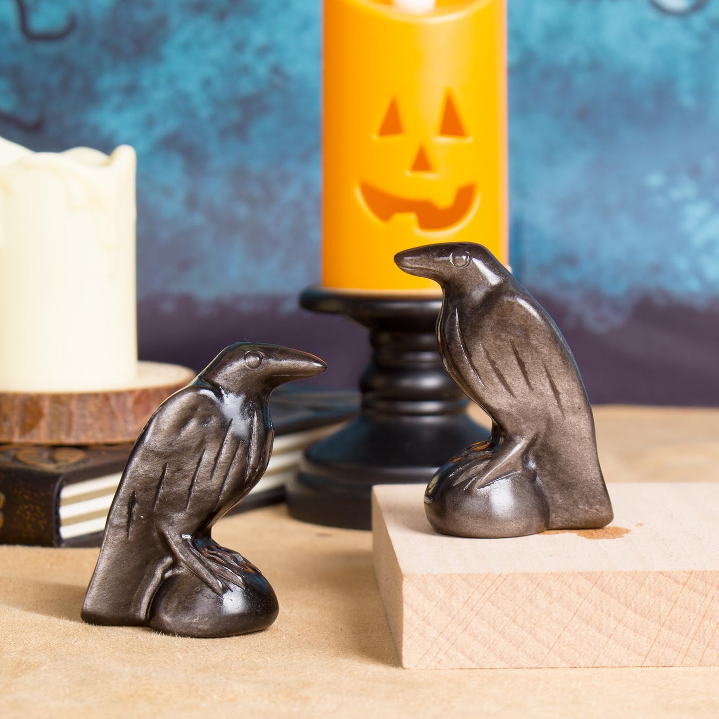 Hguxmcu Natural Silver Obsidian Raven Statue,2 Inch Mystical Crow Sculpture Gothic Home Decor, Spiritual Totem Art Healing Crystal Figurine Witchy Altar Decor Dark Academia Collectible