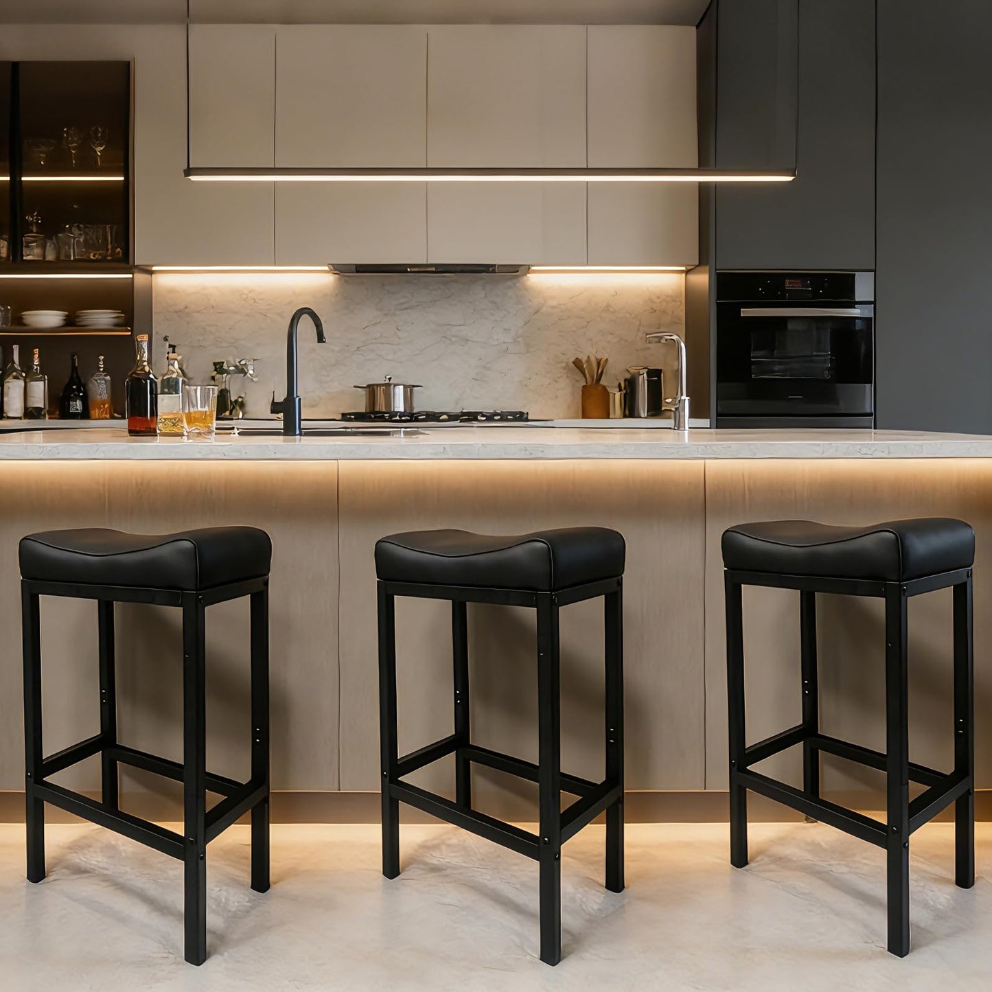 ZYFFHYLAI Bar Stools Set of 2, 24 Inch Backless Counter Height Bar Stools with Soft Faux Leather Seat, 300 LB Heavy Duty Padded Saddle Barstool Chairs for Modern Kitchen Island Counter (Black)