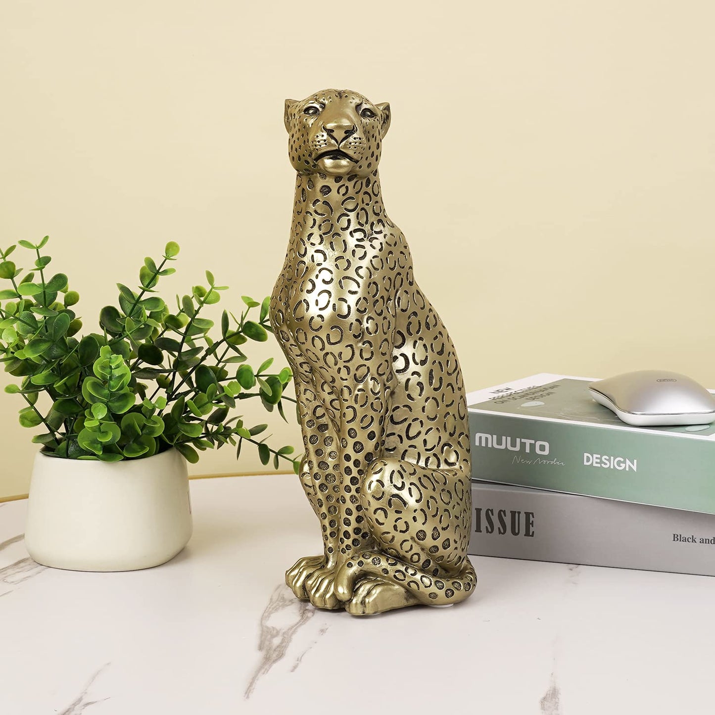 Polyroyal Cheetah Statue Home Decor Leopard Sculpture Resin Sitting Cheetah Figurine Desktop Table Top Ornament Decoration for Home Office Champagne Gold