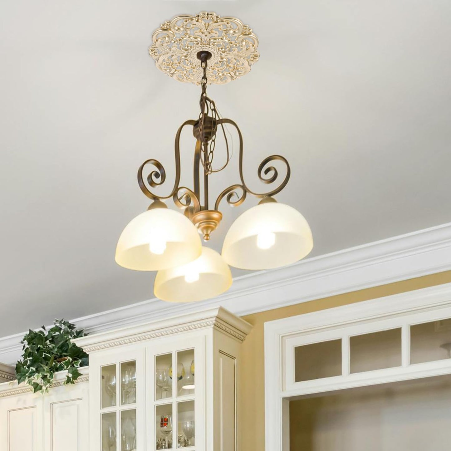 LUOZZY 2pcs European Style Ceiling Material Round Base Decorative Ceiling Light Decoration European Style Plastic Hollow Ornaments for Lighting Home Supply - Champagne Gold