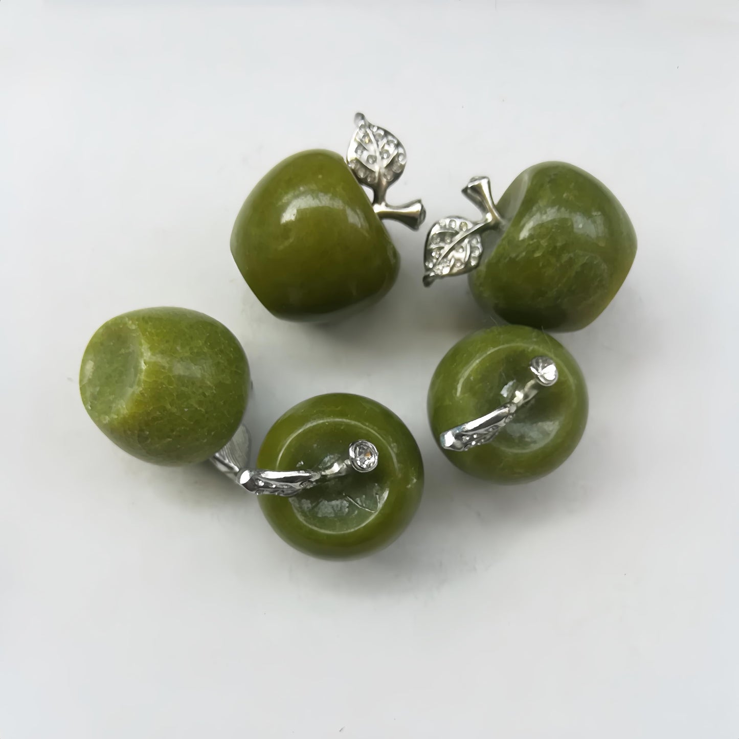 Sunshcat Natural Green Jade 1.18 Inchs Apple Crystal and Healing Stone Statues,Room Decoration Christmas Decorations Thanksgiving Gifts Office Gifts Collectibles