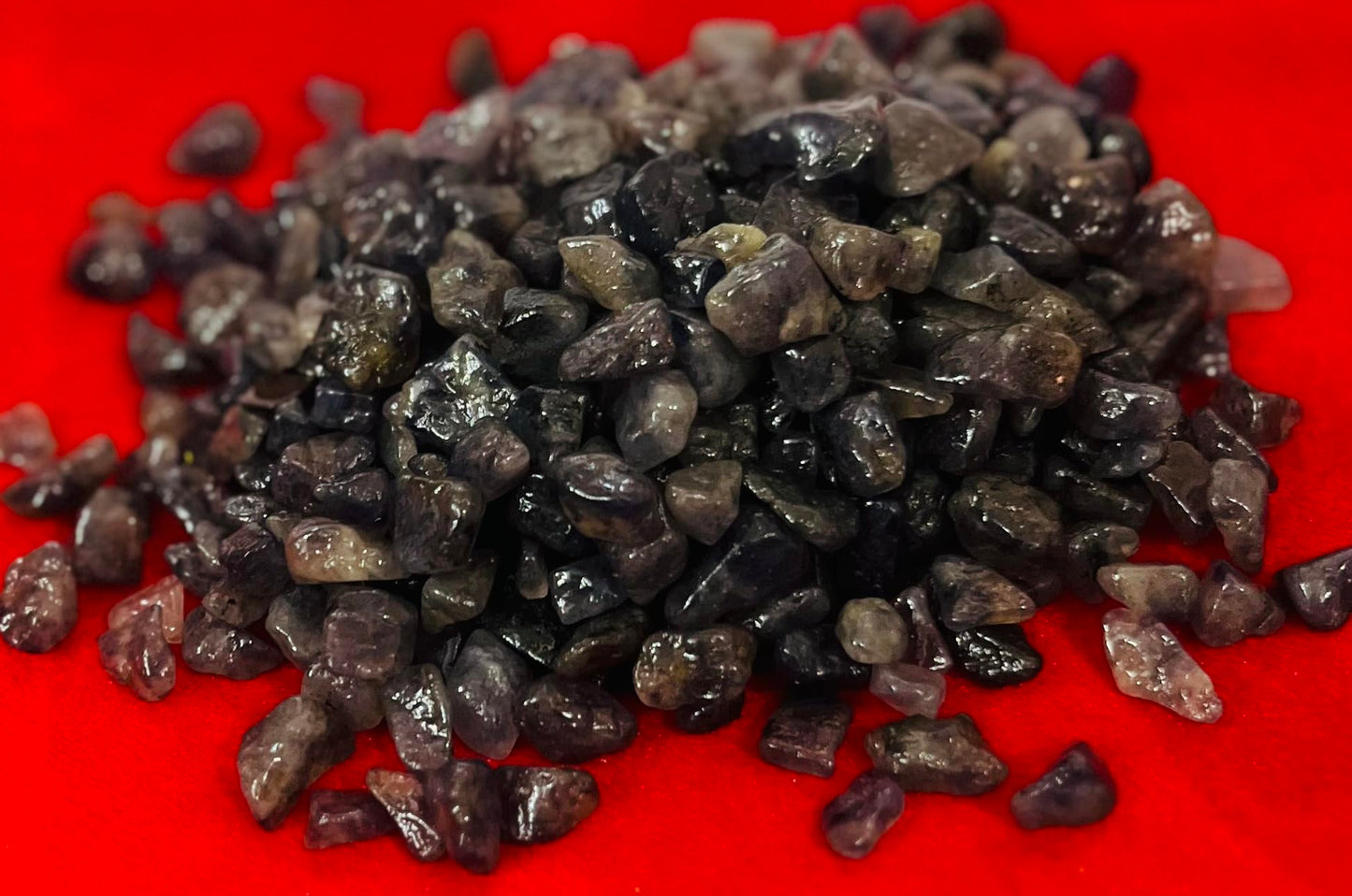 Indian Consigners Iolite Tumbled Stone Chips – 100g Natural Crushed Healing Crystals for Meditation, Sleep, Energy, Spiritual Growth & Decor
