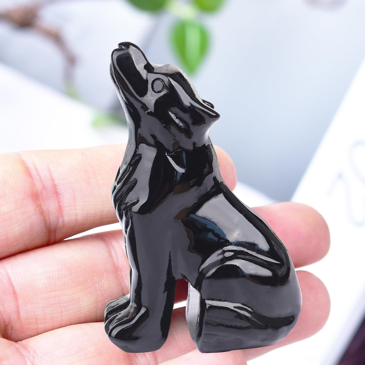 Ytbeoxk 2.1 Inch Black Obsidian Wolf Crystal Statue，Birthday Present Healing Crystal Decor，Wolf Totem Figurines Stone Energy Gemstones, in Bedroom Office Christmas Meditation Gifts for Men Gril Women