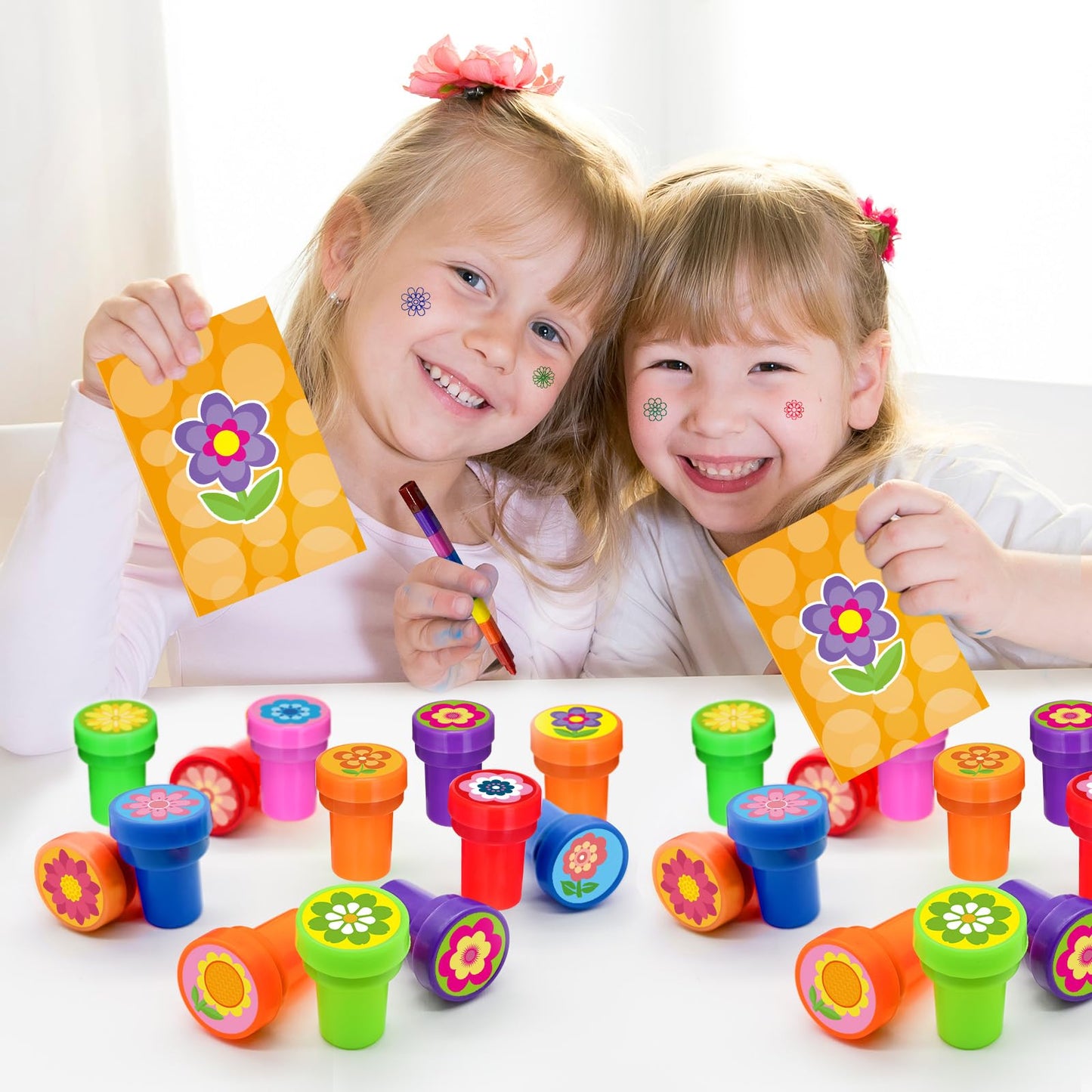 Cinrobiye 24 PCS Flower Party Stampers，Spring Daisy Birthday Favors for Girls Boys, Groovy Floral Party Supplies, Classroom Rewards, Goodie Bag & Pinata Fillers, Carnival Prizes