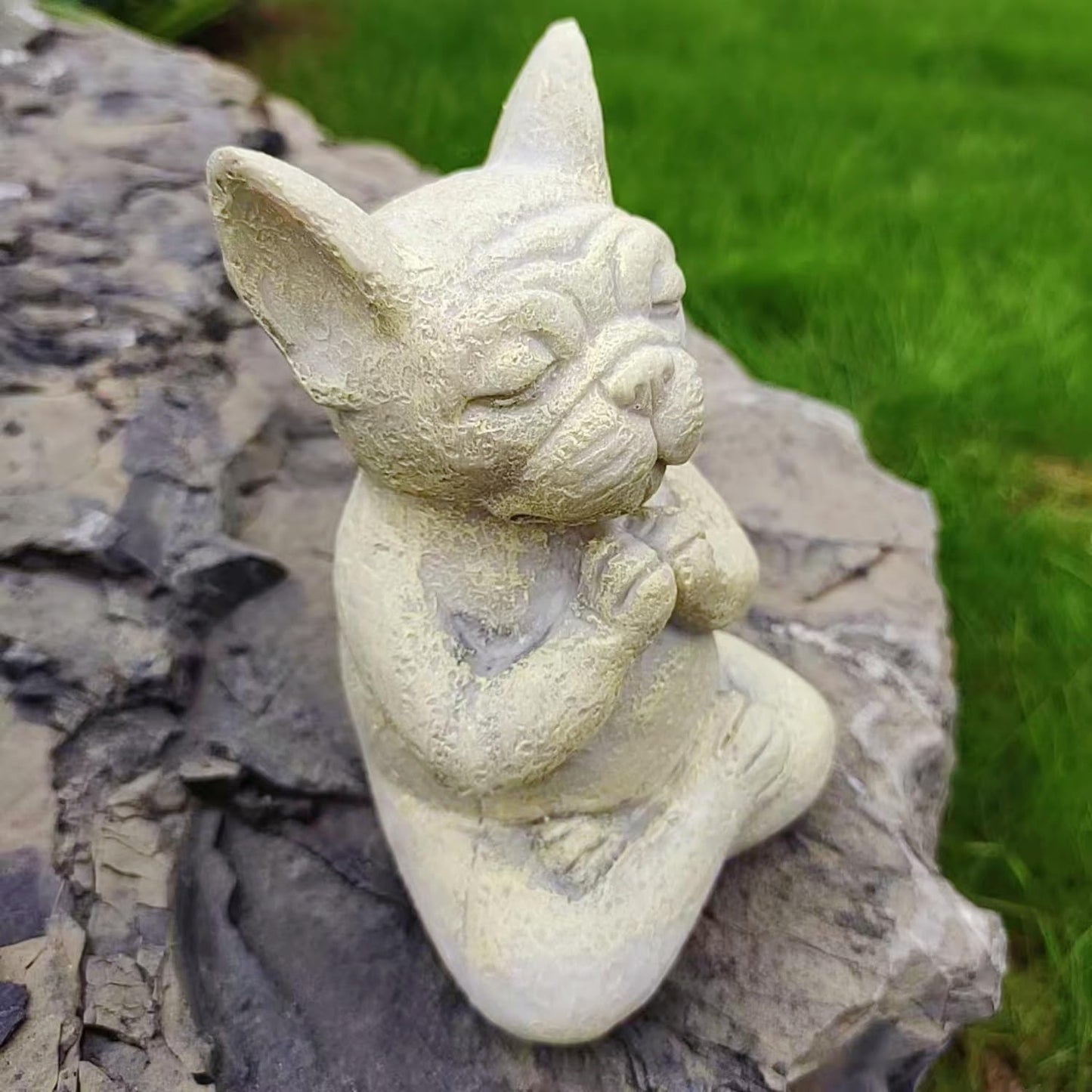 YWHWXB Meditating French Bulldog Figurine, Zen Yoga Dog Buddha Statue, Decorative Collectible for Home Garden Decoration