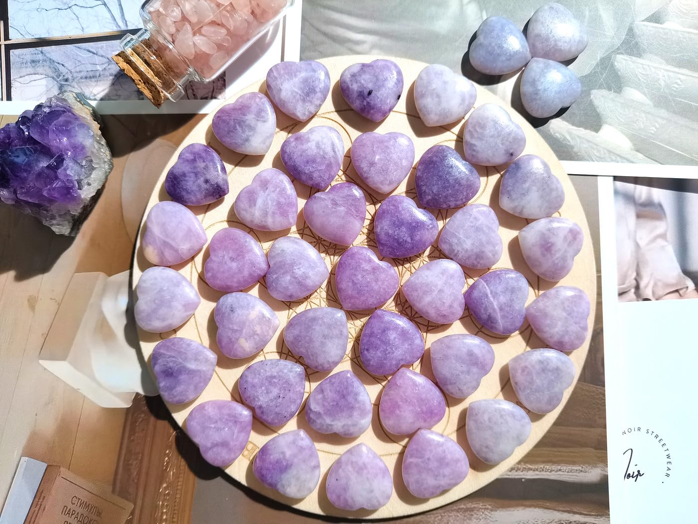 QINJIEJIE 20PCS Lepidolite Heart Stones Crystals Bulk Love Shaped Worry Stone Heart Rock Pocket Polished Palm Gems Crystal Reiki Balancing Wholesale Carved Stone Decor Gift