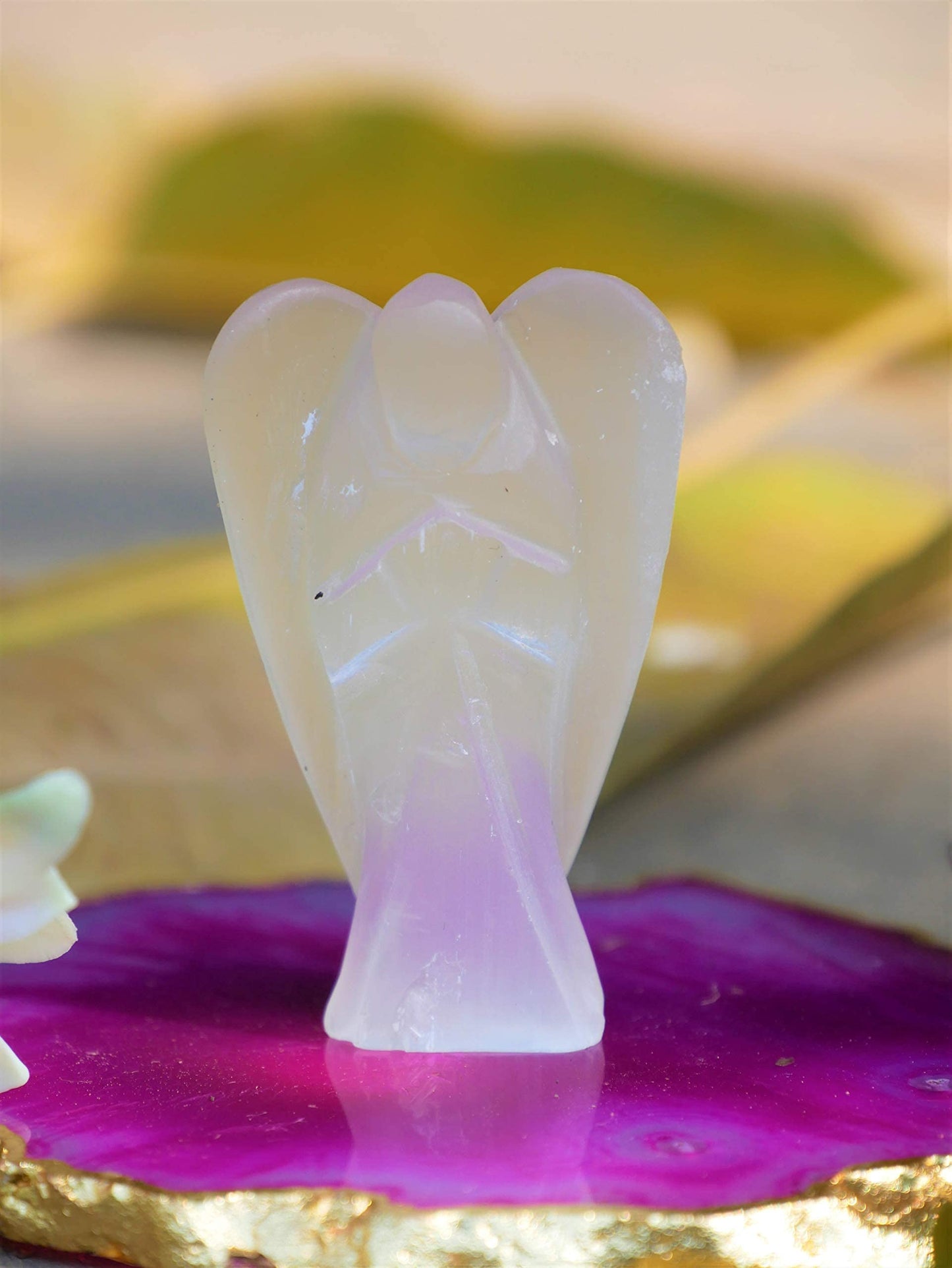 Crocon Selenite Gemstone Guardian Angel Healing Figurine, Hand Carved Pocket Angel - Crystals for Positive Energy, Handmade Mini Statue for Love, Peace & Healing, Natural Gemstone Healing Figurine