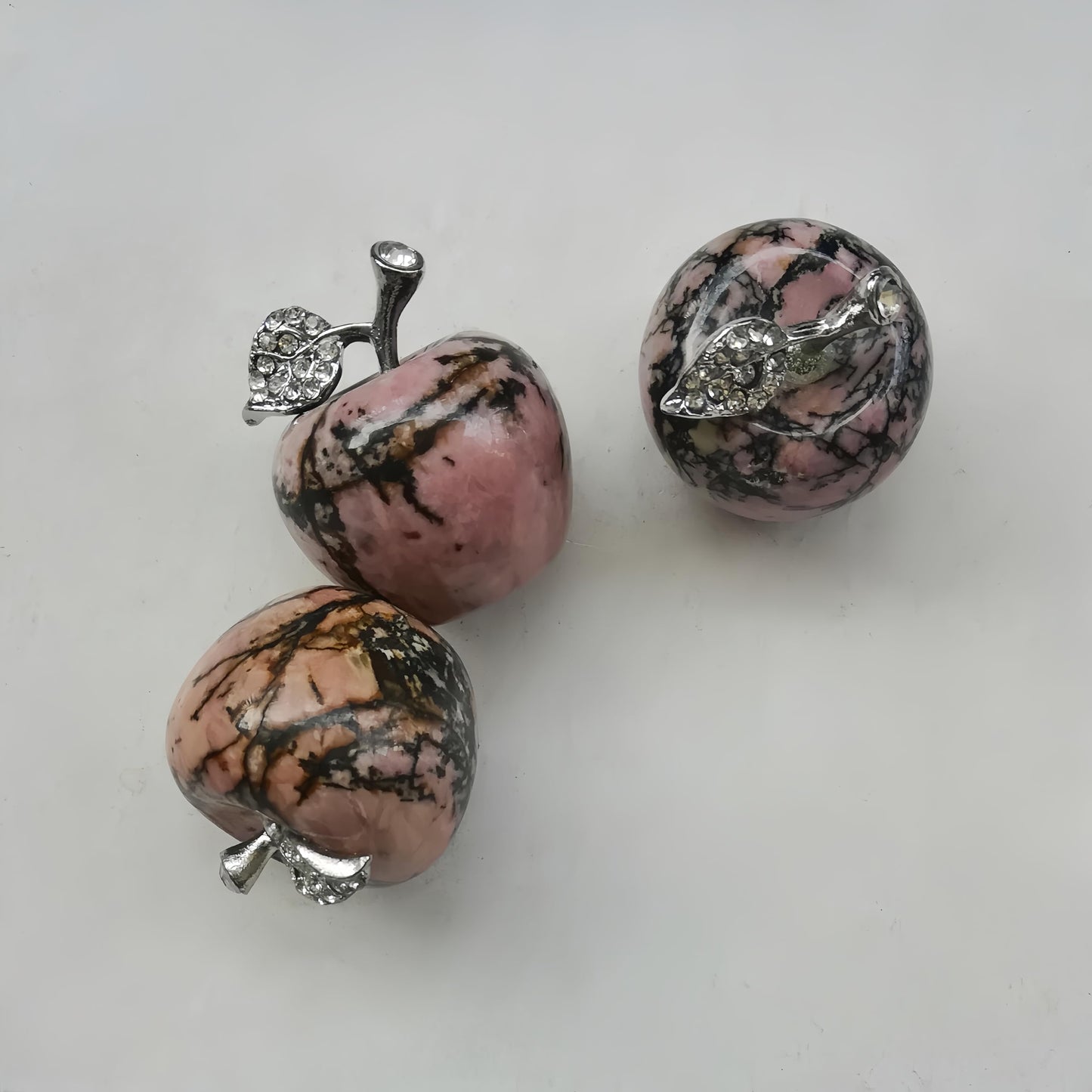 Sunshcat Natural Rhodonite 1.18 Inchs Apple Crystal and Healing Stone Statues,Room Decoration Christmas Decorations Thanksgiving Gifts Office Gifts Collectibles