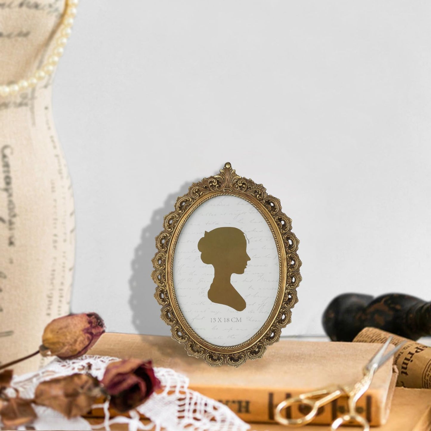 Sunlit Vintage Picture Frame 5x7 Inch, Oval Antique Photo Frames with Glass Front, Luxury Photo Display, Tabletop Wall Hanging, Gift Ideas, Bronze