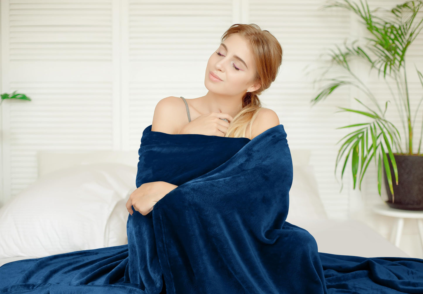 Utopia Bedding Fleece Blanket Twin Size Navy (60x80 Inches) Ultra Soft Warm Lightweight Microfiber Breathable Anti-Static Cozy Bed Blanket, All-Season Home Decor Gift for Men & Women