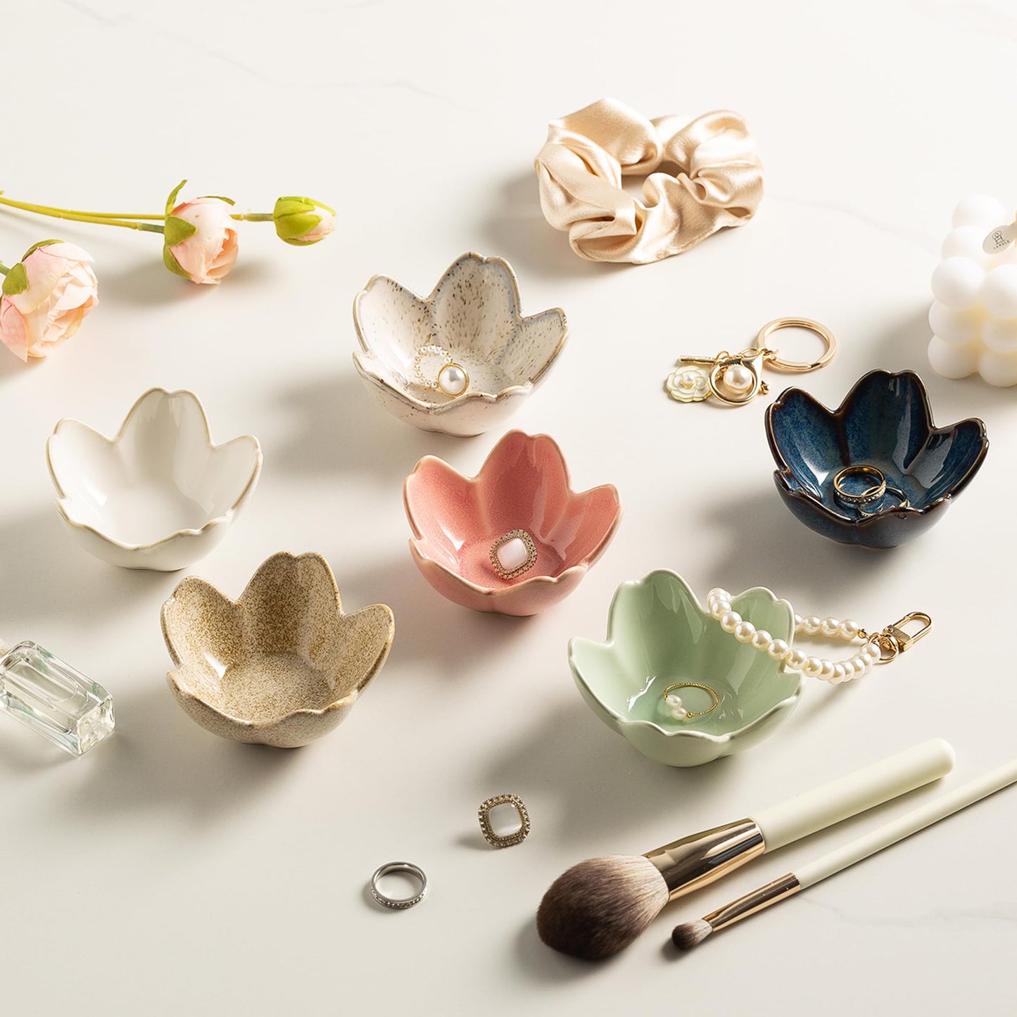 Flower Ring Holder Dish, Ceramic Jewelry Tray Dish, Small Trinket Dish, Jewelry Plate Bowl, Cute Jewlery Ring Holder Dish, Aesthetic Room Decor, Christmas Birthday Gifts for Women, 1 pack (camel)