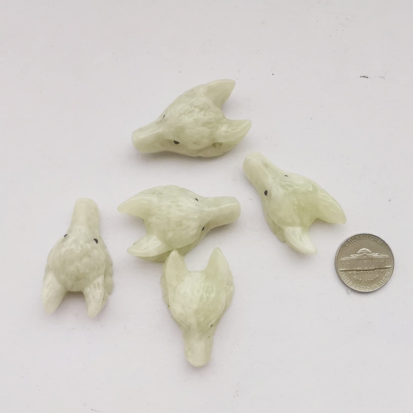 Bacatgem Natural New Jade 1.57 inchs Wolf Head Pocket Crystals and Healing Stone Figurine,Haped DIY-Jewelry Pendant